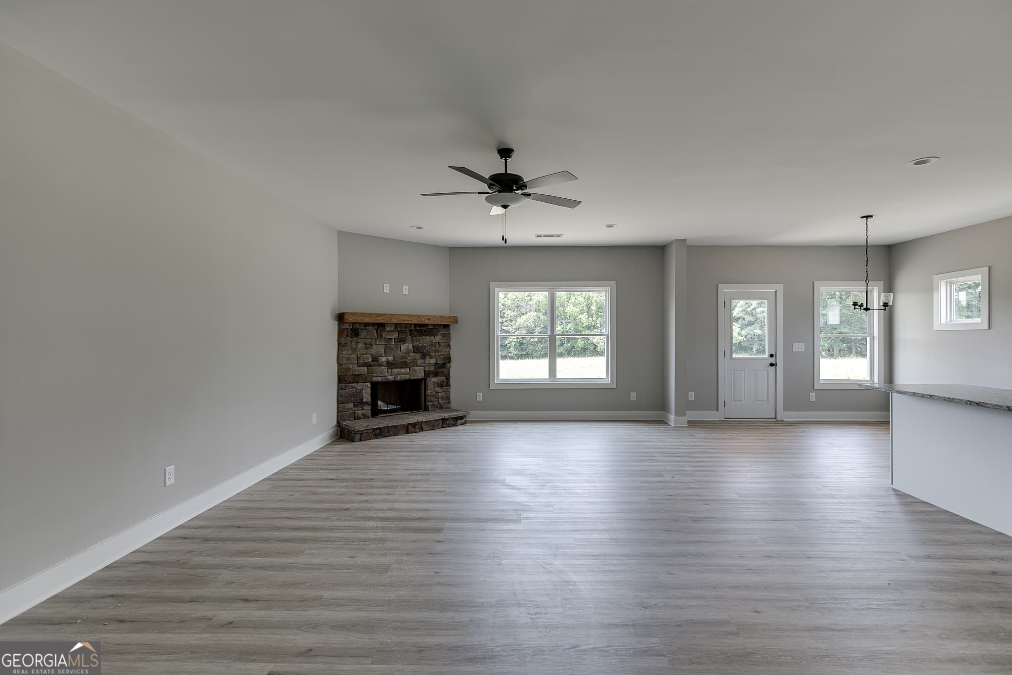 4 bedroom, 3 bathroom, 2,469 sq ft single family residence under contract at 155 Creek Stone Drive 8, Hartwell, GA 30643 — photo 6