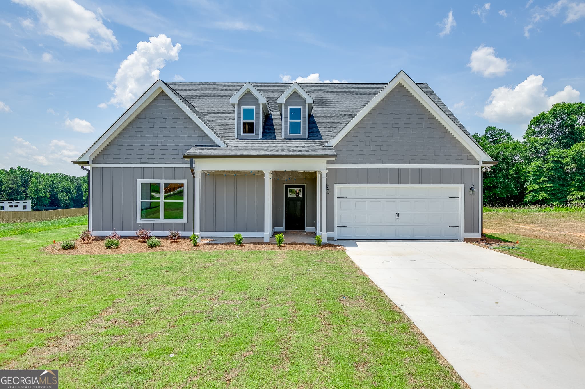 4 bedroom, 3 bathroom, 2,469 sq ft single family residence under contract at 155 Creek Stone Drive 8, Hartwell, GA 30643