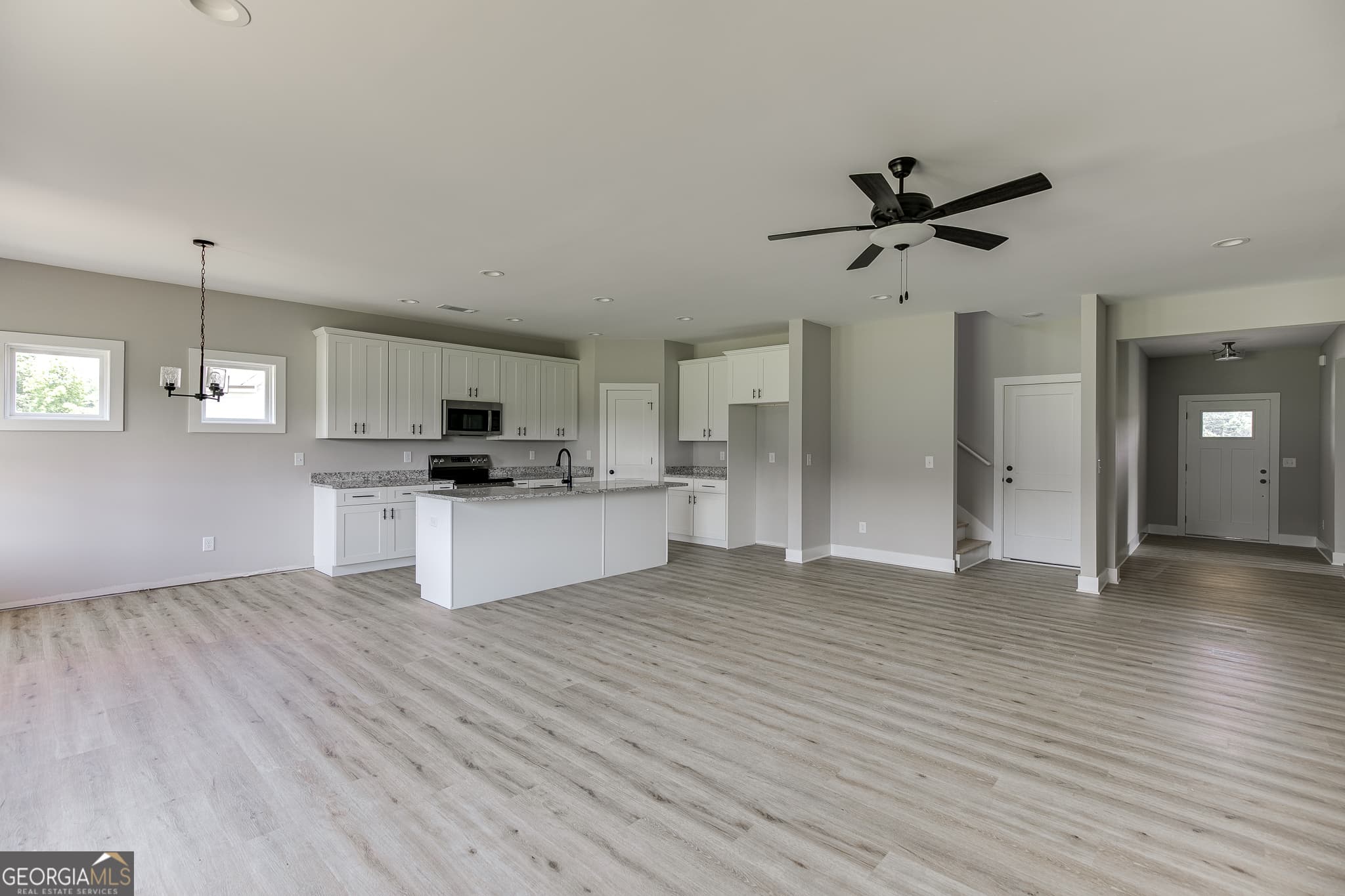 4 bedroom, 3 bathroom, 2,469 sq ft single family residence under contract at 155 Creek Stone Drive 8, Hartwell, GA 30643 — photo 9