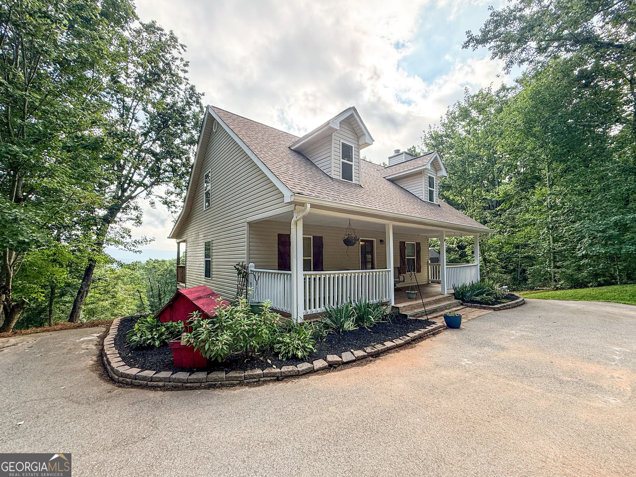 4 bedroom, 3.5 bathroom, 2,262 sq ft single family residence for sale at 1947 Ivy Mountain Road, Clarkesville, GA 30523 — photo 4