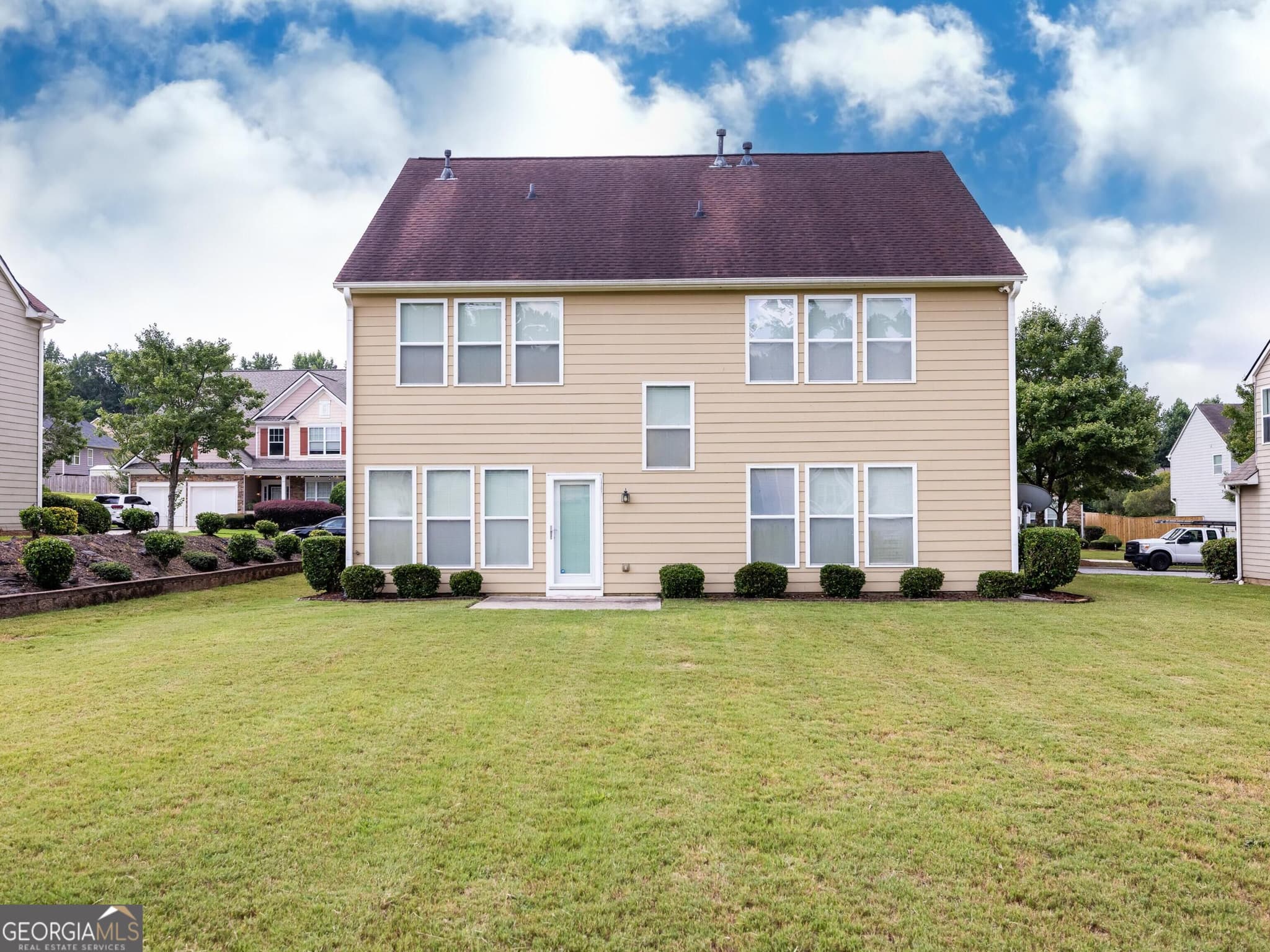 4 bedroom, 2.5 bathroom, 2,655 sq ft single family residence for sale at 5689 Sunlily Drive, South Fulton, GA 30349 — photo 3