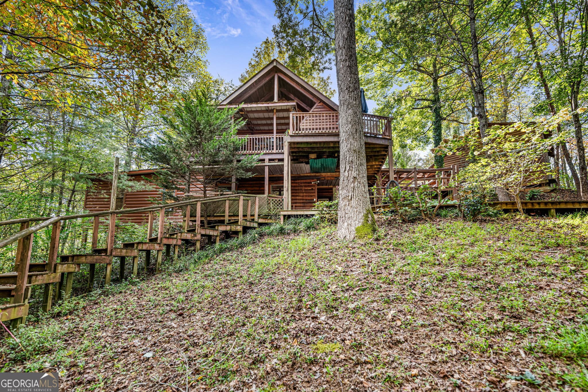 2 bedroom, 4.5 bathroom, 2,130 sq ft cabin,single family residence for sale at 102 Frosty Mountain Road, Mineral Bluff, GA 30559 — photo 6