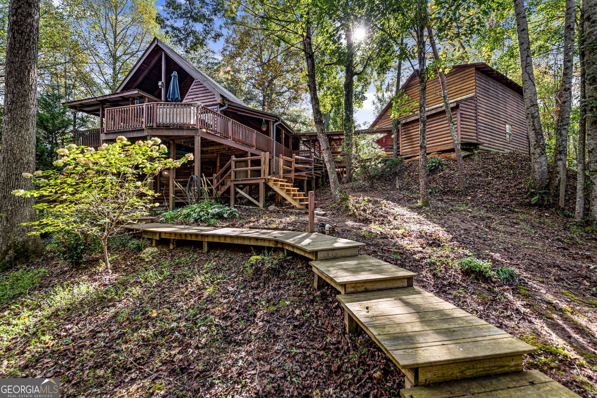 2 bedroom, 4.5 bathroom, 2,130 sq ft cabin,single family residence for sale at 102 Frosty Mountain Road, Mineral Bluff, GA 30559 — photo 7