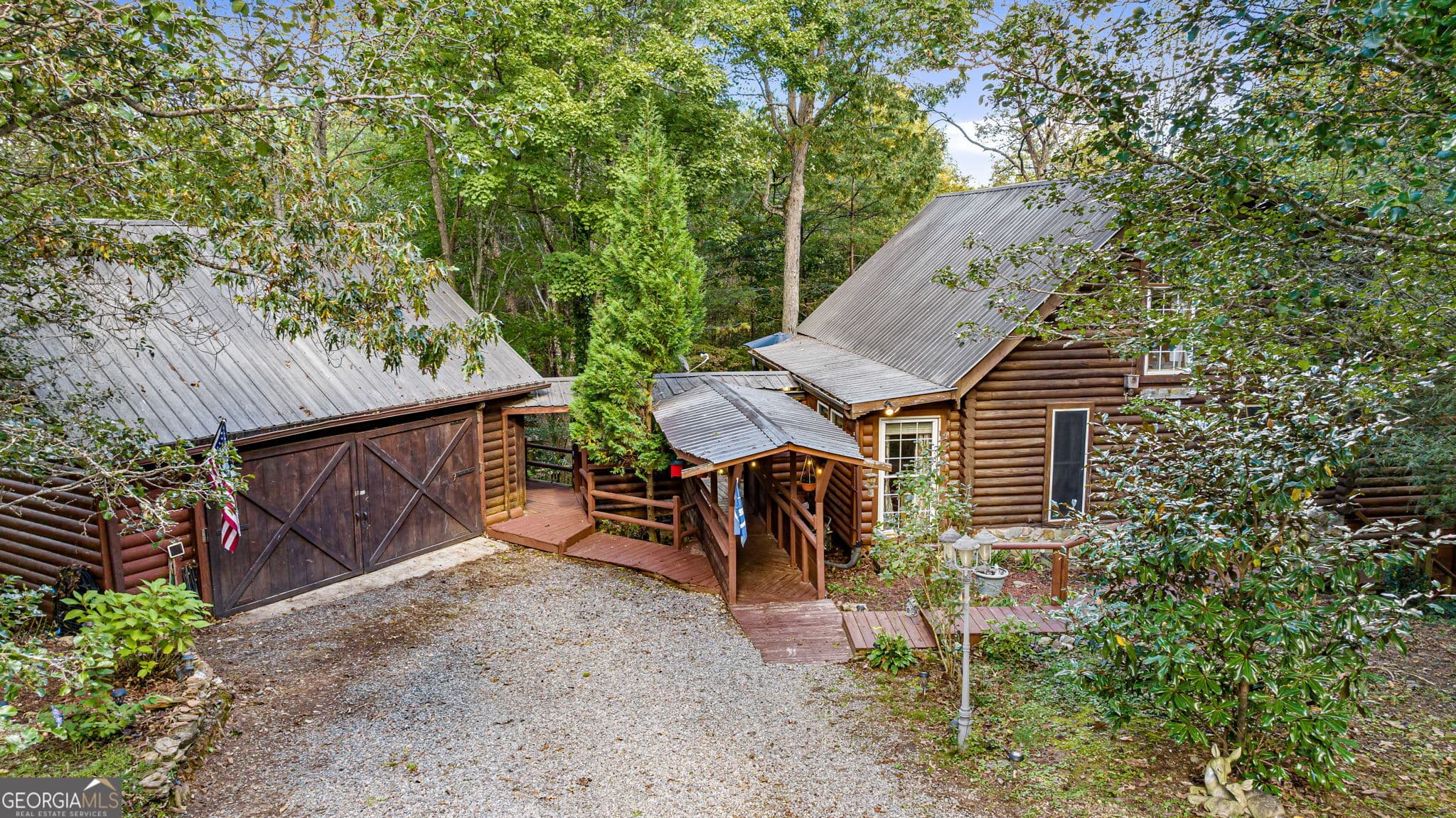 2 bedroom, 4.5 bathroom, 2,130 sq ft cabin,single family residence for sale at 102 Frosty Mountain Road, Mineral Bluff, GA 30559 — photo 3