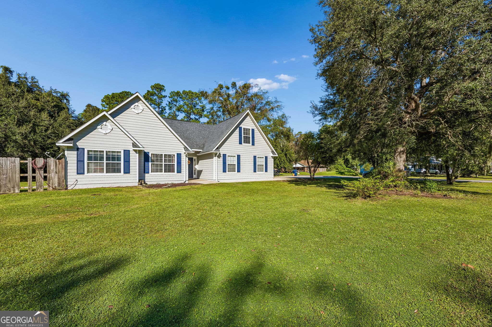 3 bedroom, 2 bathroom, 1,872 sq ft single family residence for sale at 451 Marys Drive, Woodbine, GA 31569 — photo 2
