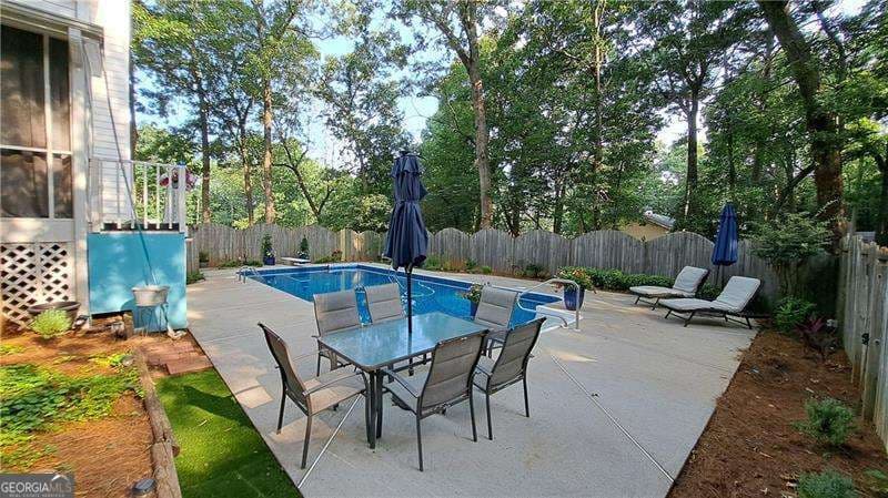 3 bedroom, 3 bathroom, 2,134 sq ft single family residence for sale at 110 Acorn Drive, Mcdonough, GA 30253 — photo 2