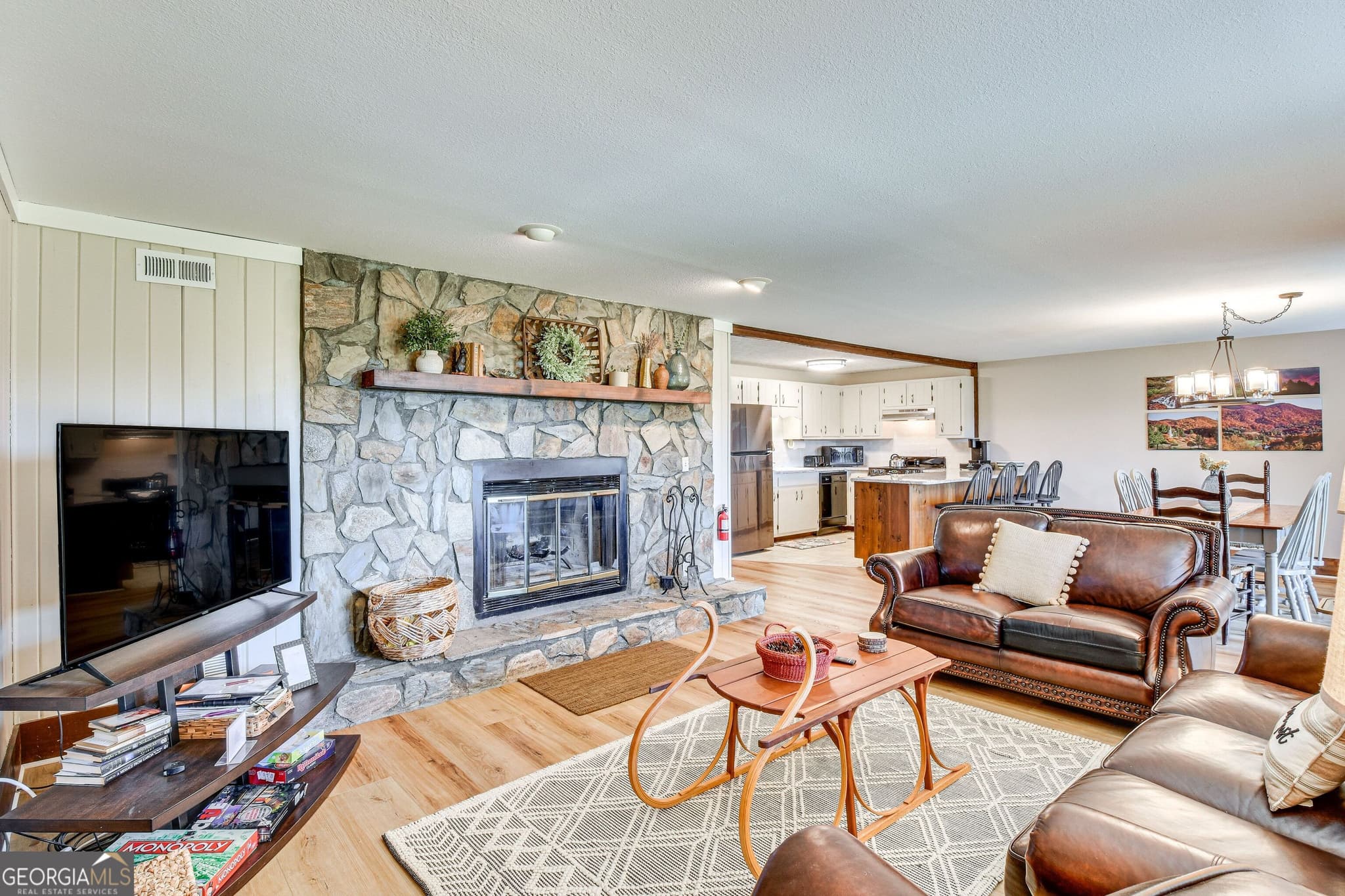 2 bedroom, 2.5 bathroom, 1,320 sq ft condominium for sale at 115 Broadmoor Lane, Sky Valley, GA 30537 — photo 6
