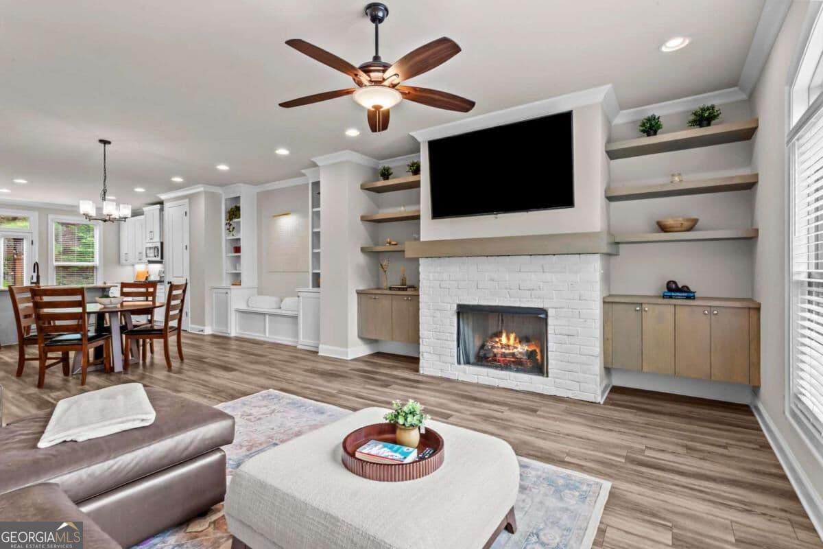 4 bedroom, 3.5 bathroom, 2,302 sq ft townhouse for sale at 1402 Wisteria Wall Drive, Suwanee, GA 30024 — photo 6