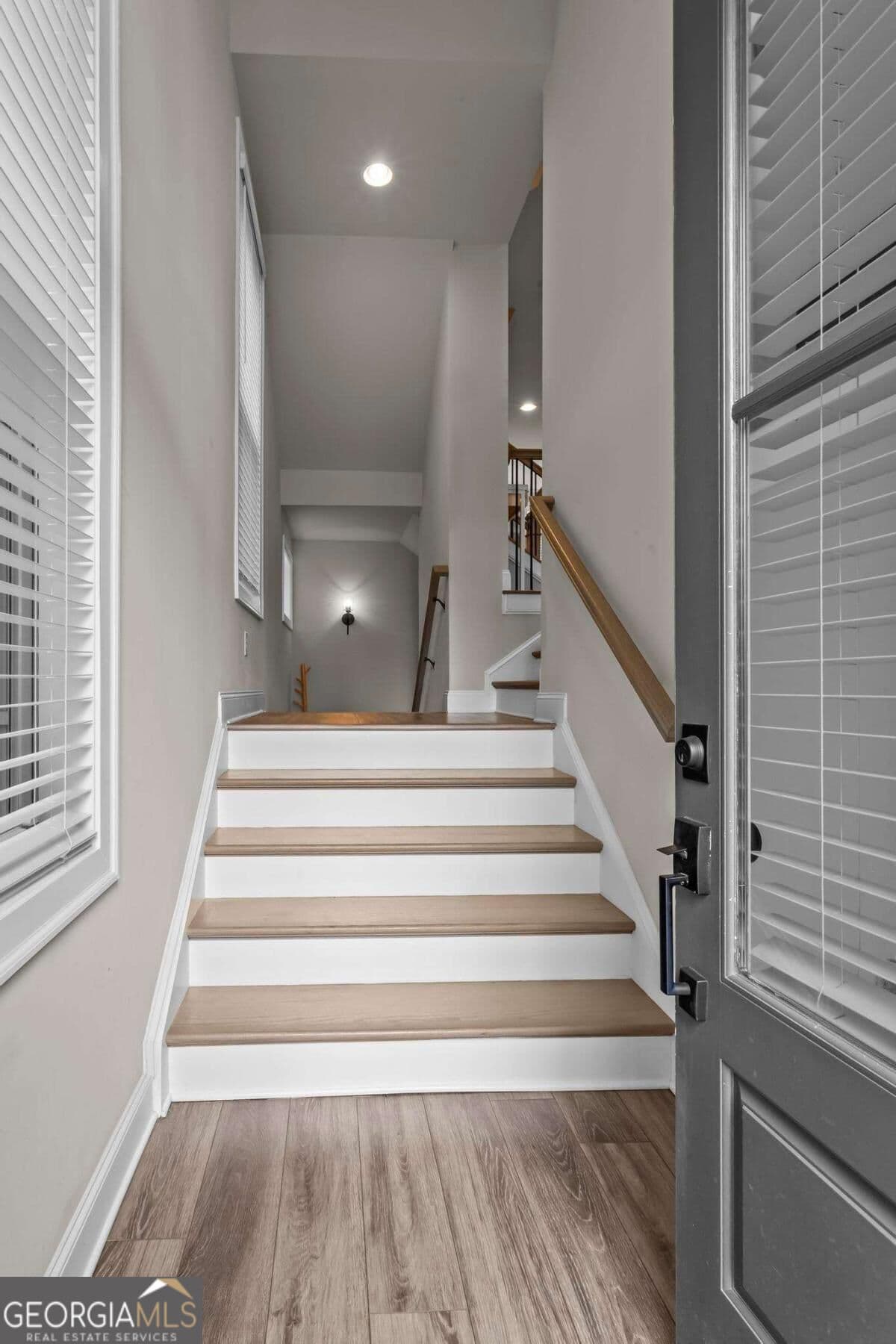 4 bedroom, 3.5 bathroom, 2,302 sq ft townhouse for sale at 1402 Wisteria Wall Drive, Suwanee, GA 30024 — photo 3