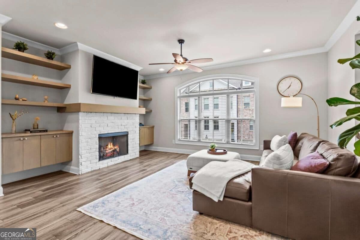4 bedroom, 3.5 bathroom, 2,302 sq ft townhouse for sale at 1402 Wisteria Wall Drive, Suwanee, GA 30024 — photo 4