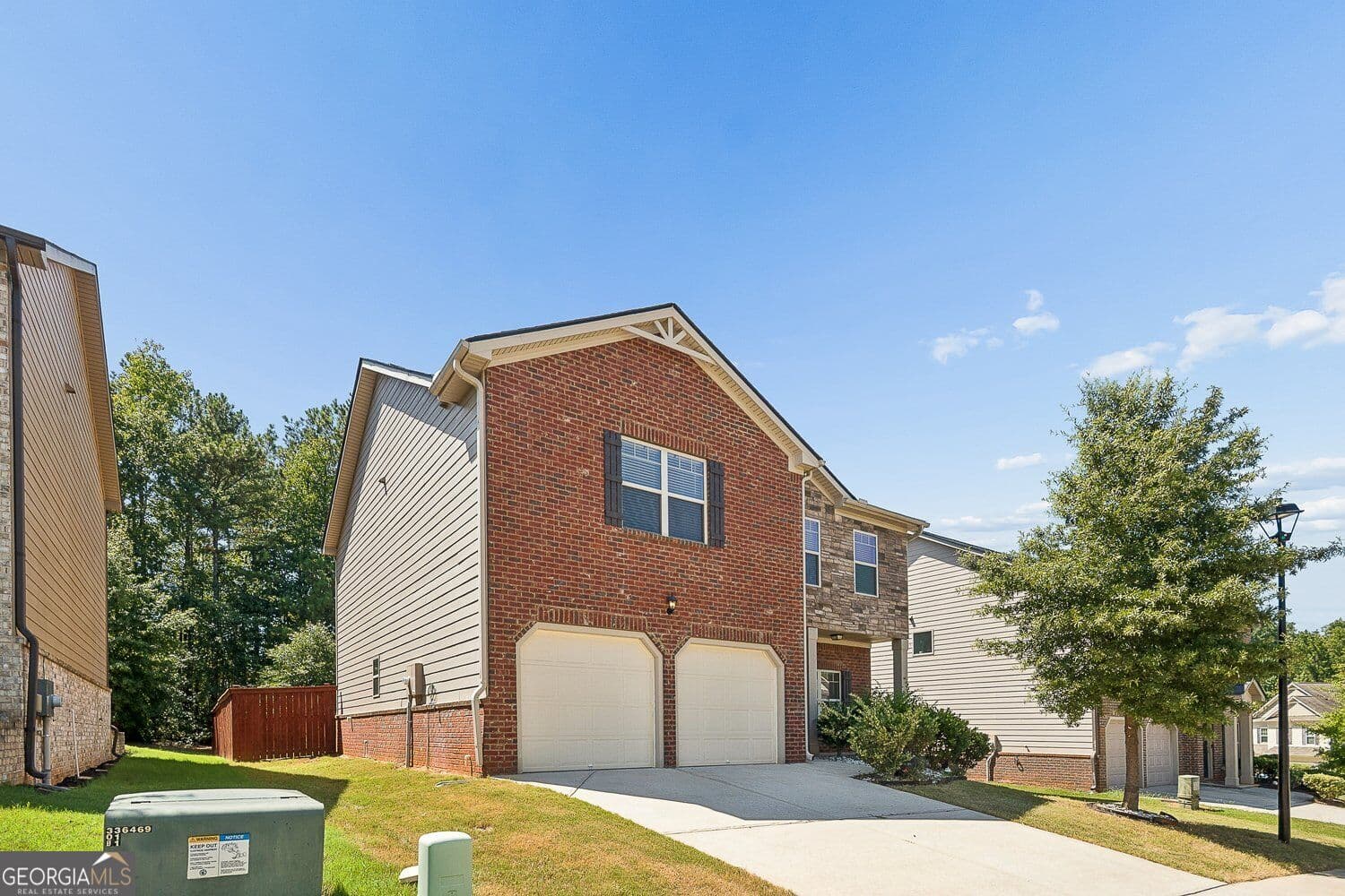 4 bedroom, 2.5 bathroom, 2,327 sq ft single family residence for rent at 462 Fredrick Drive, Mcdonough, GA 30253 for $2,500 a month — photo 2