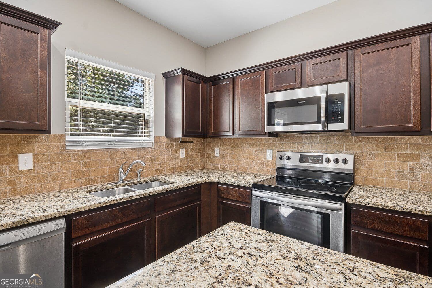 4 bedroom, 2.5 bathroom, 2,327 sq ft single family residence for rent at 462 Fredrick Drive, Mcdonough, GA 30253 for $2,500 a month — photo 9