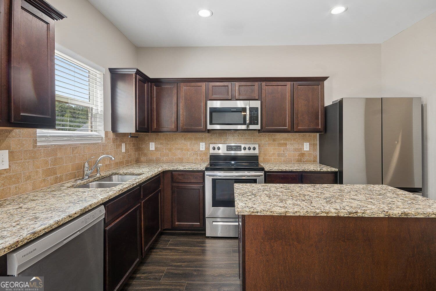 4 bedroom, 2.5 bathroom, 2,327 sq ft single family residence for rent at 462 Fredrick Drive, Mcdonough, GA 30253 for $2,500 a month — photo 10