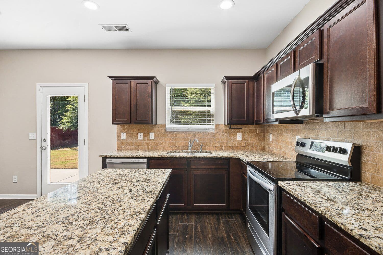 4 bedroom, 2.5 bathroom, 2,327 sq ft single family residence for rent at 462 Fredrick Drive, Mcdonough, GA 30253 for $2,500 a month — photo 8