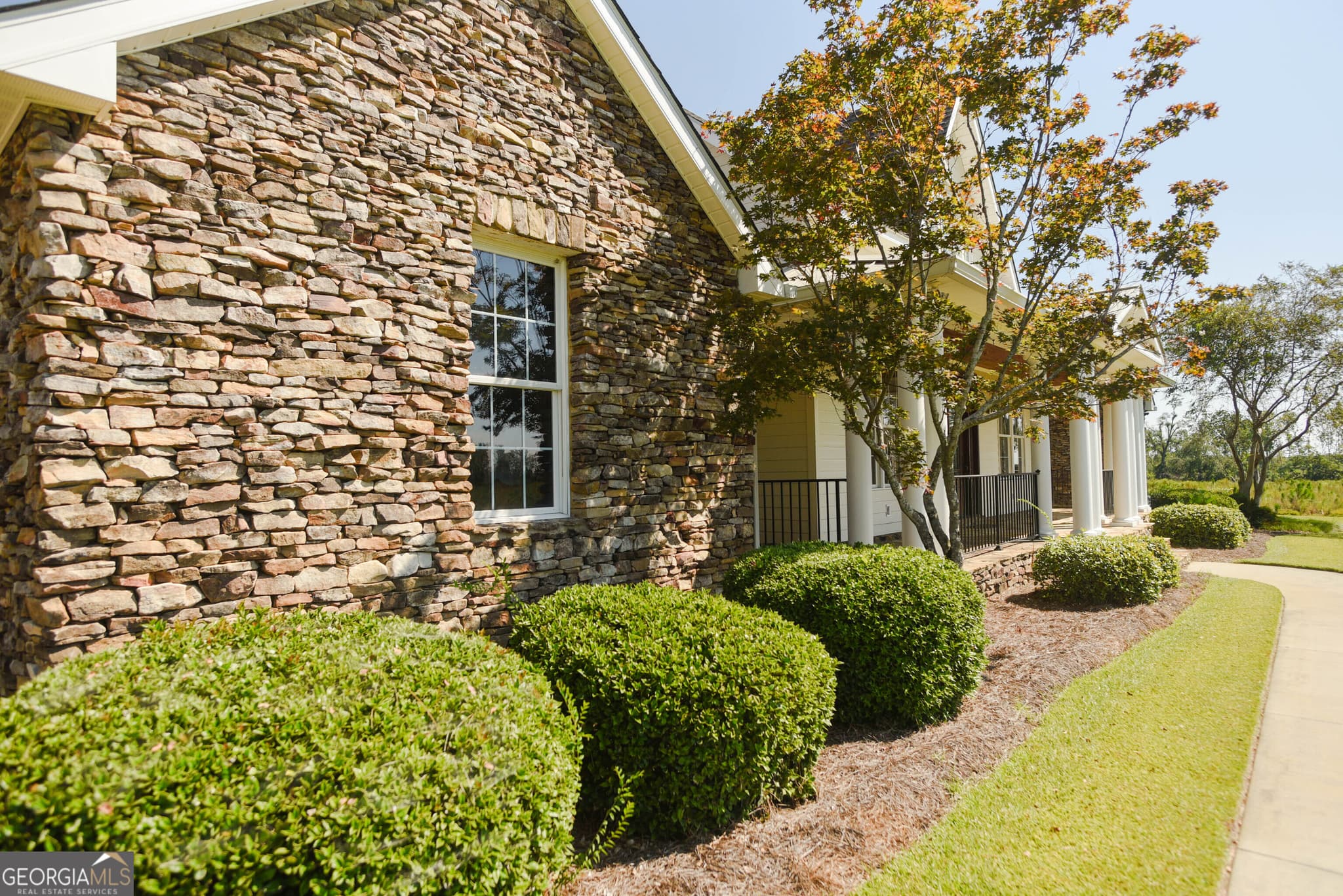 4 bedroom, 3.5 bathroom, 4,000 sq ft single family residence under contract at 3600 Thompson Pond Road, Tarrytown, GA 30470 — photo 5