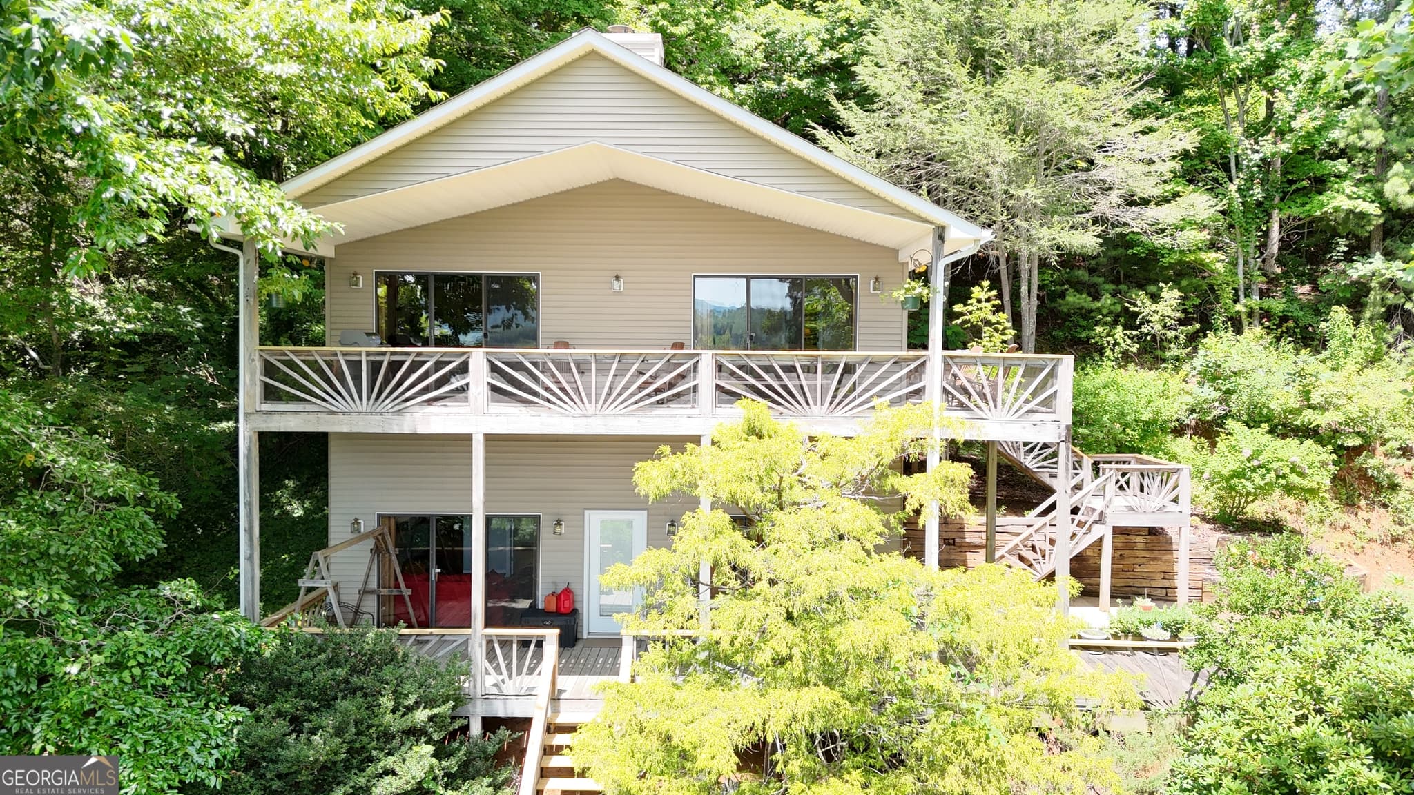 3 bedroom, 2.5 bathroom, 2,298 sq ft single family residence for sale at 772 Big Oak Lane, Hiawassee, GA 30546