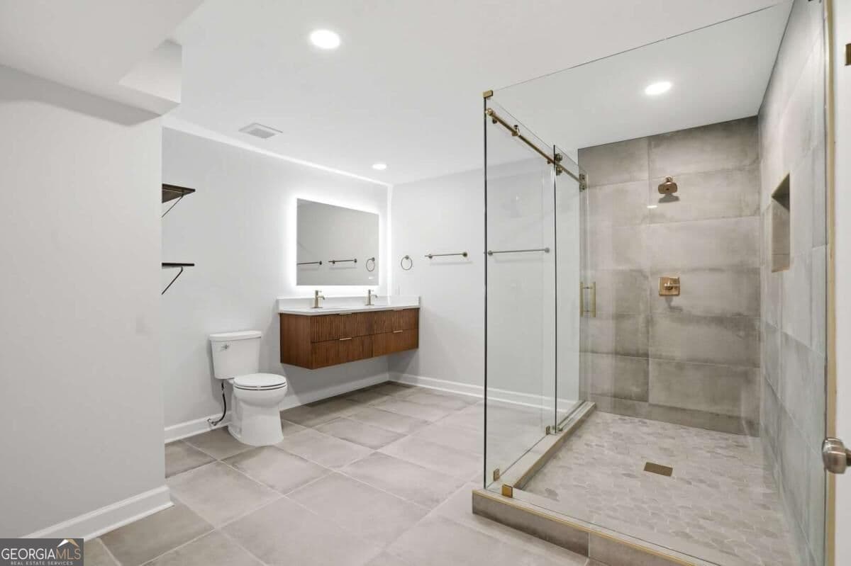 5 bedroom, 3 bathroom, 3,292 sq ft single family residence for sale at 2595 Marsha Circle, Cumming, GA 30041 — photo 10
