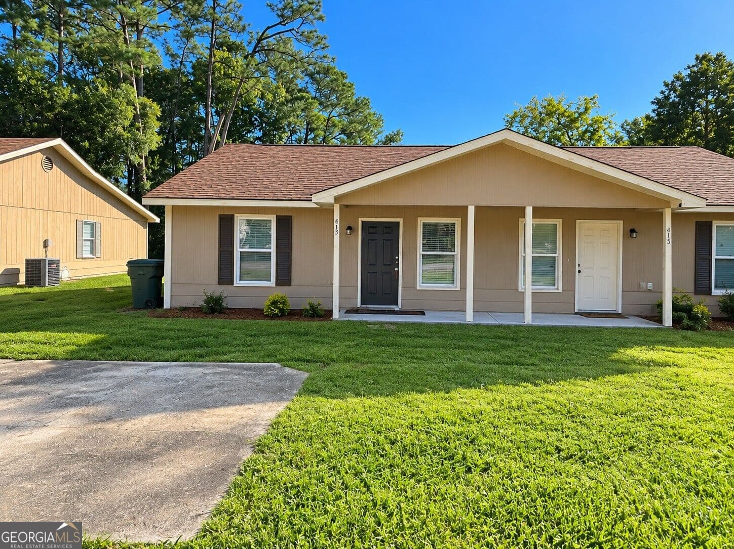 2 bedroom, 1 bathroom, 936 sq ft duplex for rent at 413 S East St, Kingsland, GA 31548 for $1,200 a month — photo 2