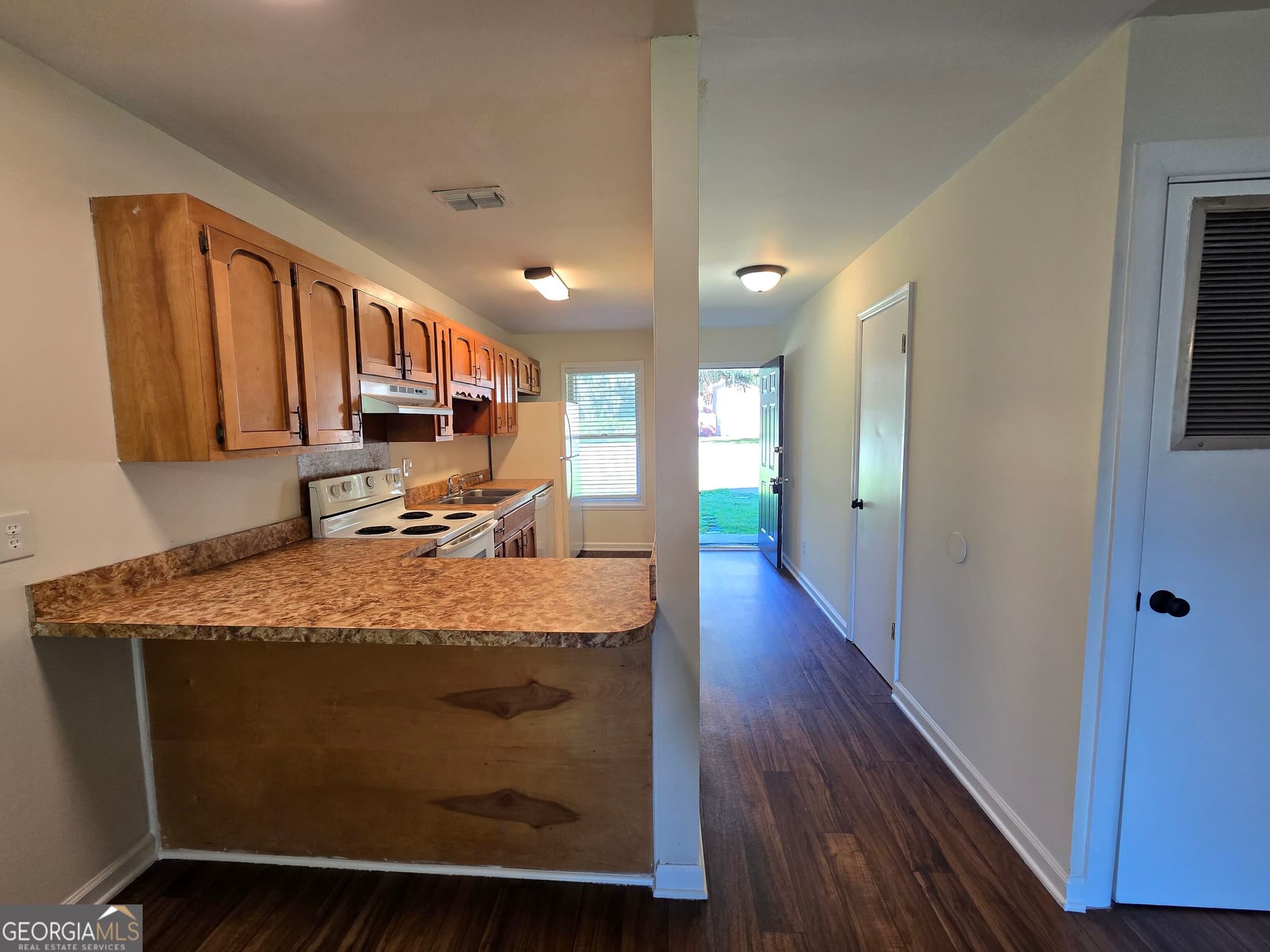 2 bedroom, 1 bathroom, 936 sq ft duplex for rent at 413 S East St, Kingsland, GA 31548 for $1,200 a month — photo 9