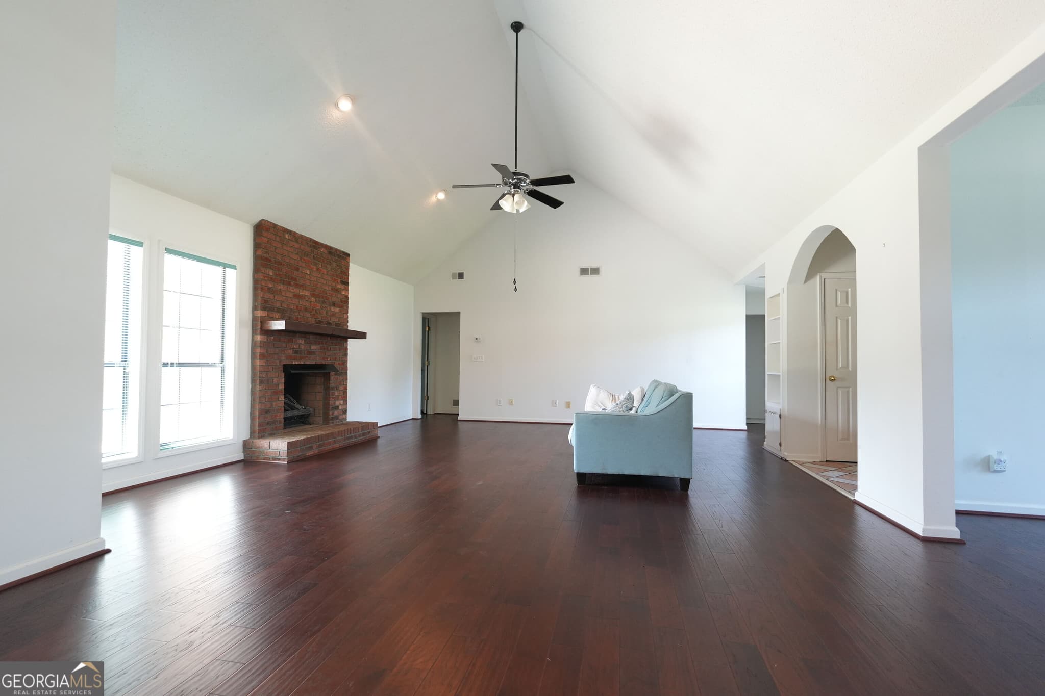 3 bedroom, 2 bathroom, 2,417 sq ft single family residence for sale at 1041 Forest Hills Drive, Conyers, GA 30094 — photo 2