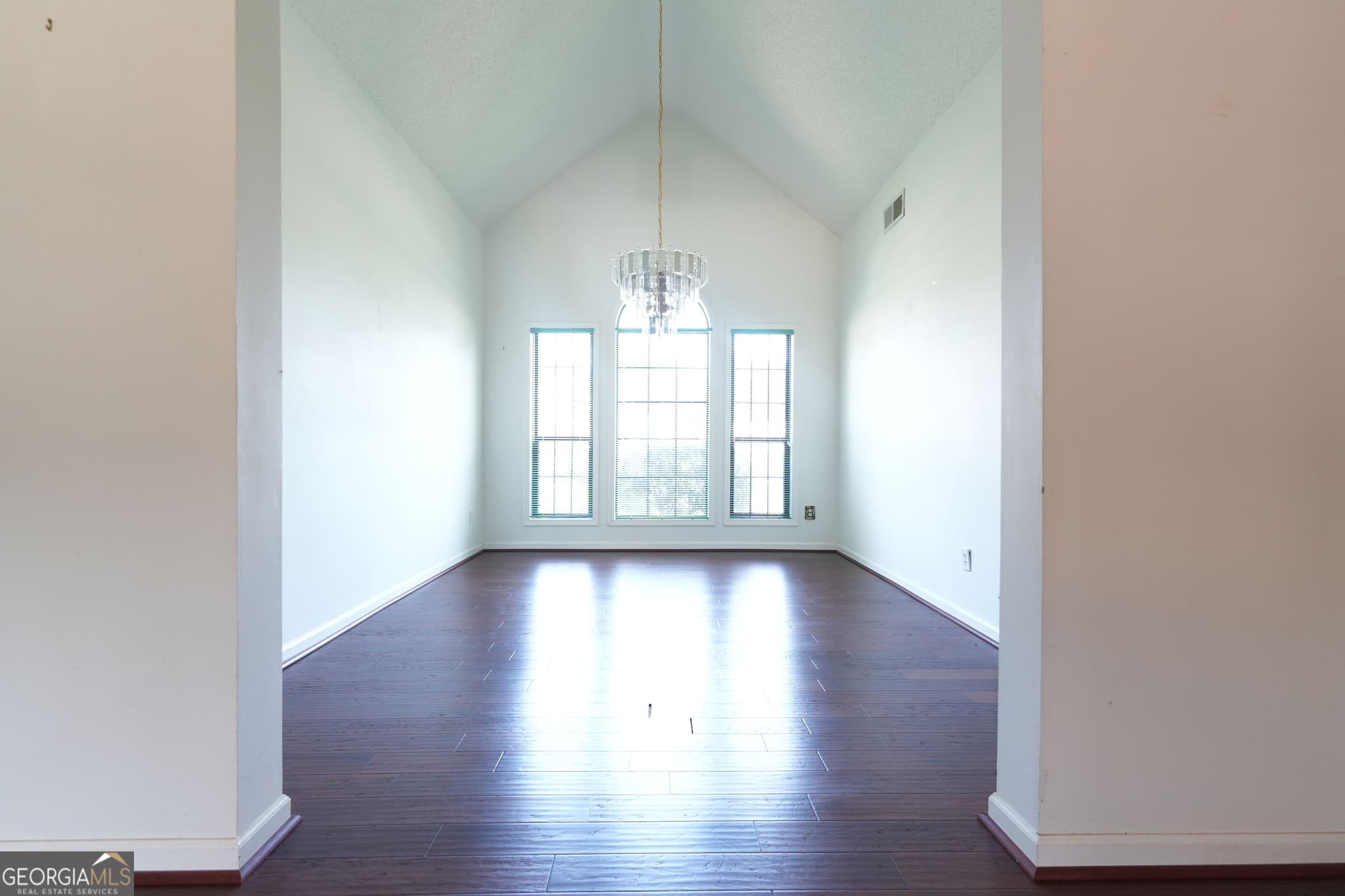 3 bedroom, 2 bathroom, 2,417 sq ft single family residence for sale at 1041 Forest Hills Drive, Conyers, GA 30094 — photo 6