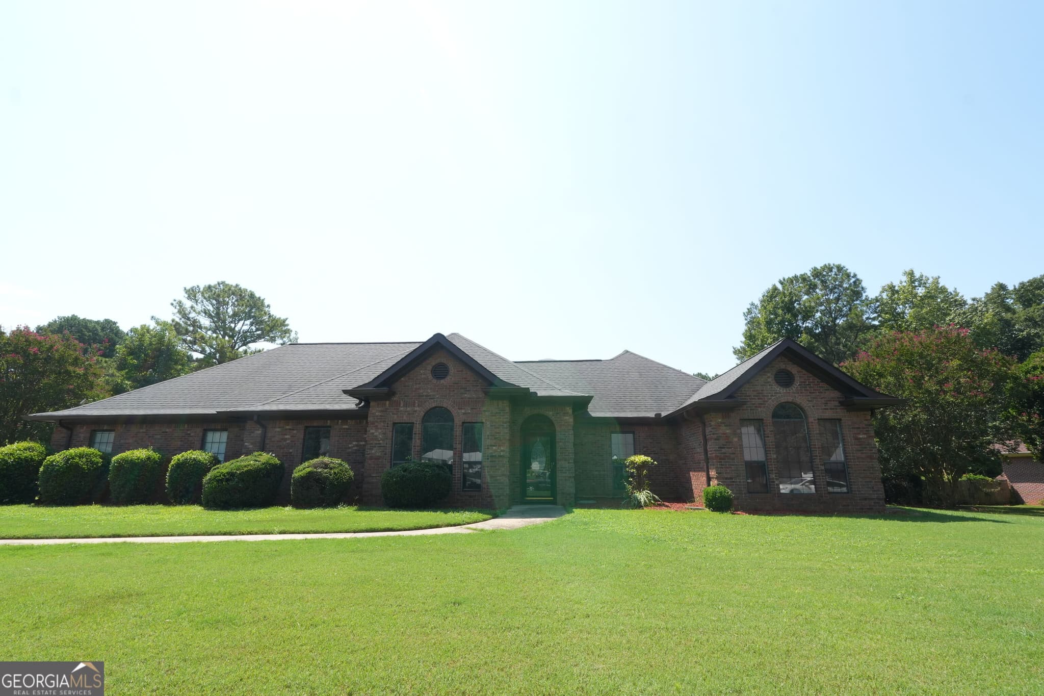 3 bedroom, 2 bathroom, 2,417 sq ft single family residence for sale at 1041 Forest Hills Drive, Conyers, GA 30094 — photo 1 of 29