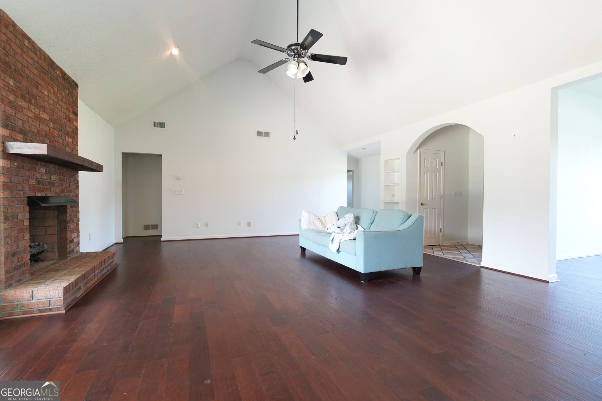 3 bedroom, 2 bathroom, 2,417 sq ft single family residence for sale at 1041 Forest Hills Drive, Conyers, GA 30094 — photo 4
