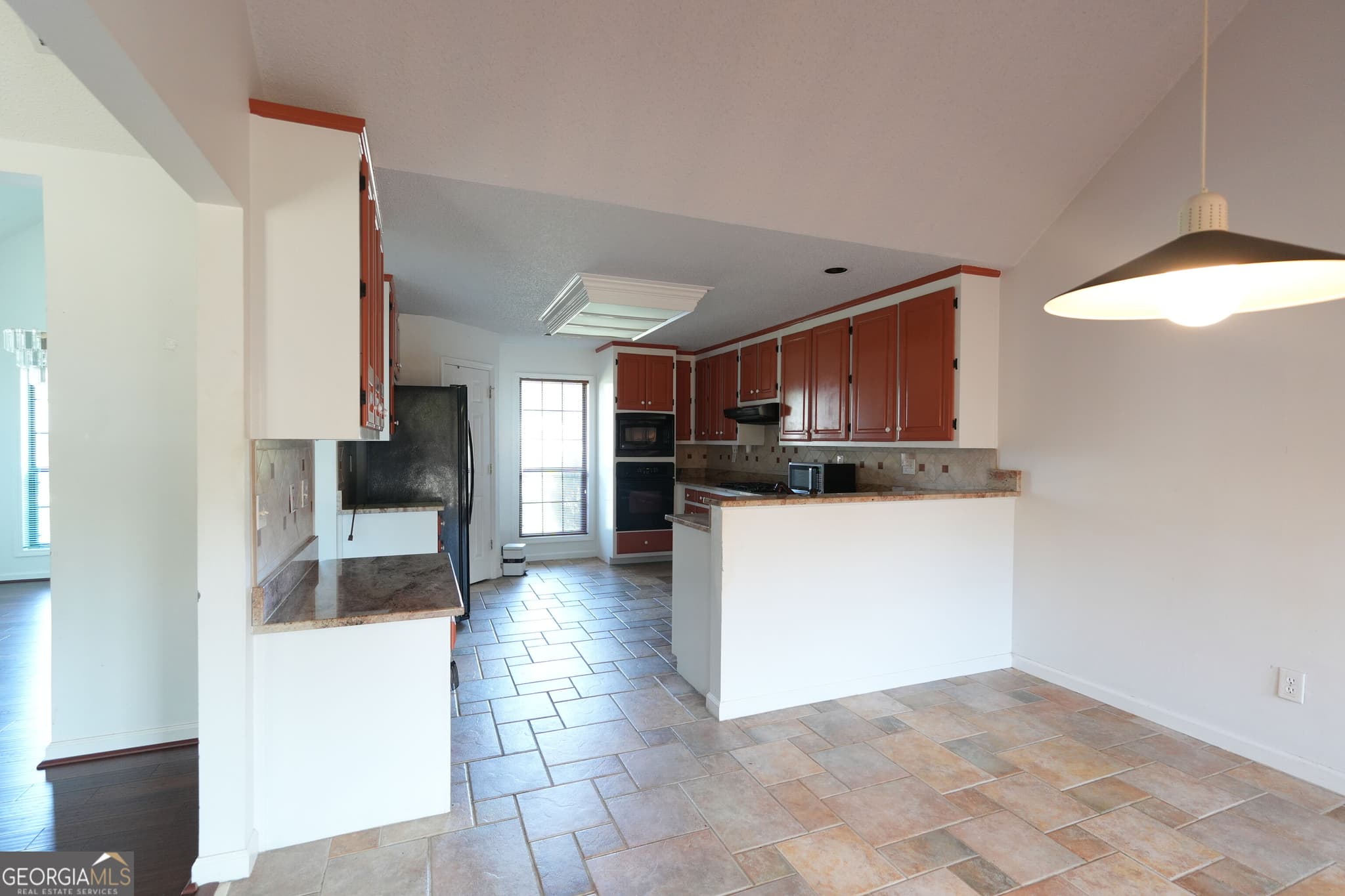 3 bedroom, 2 bathroom, 2,417 sq ft single family residence for sale at 1041 Forest Hills Drive, Conyers, GA 30094 — photo 8