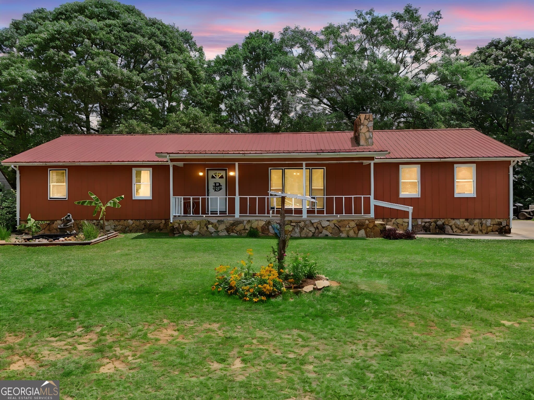 3 bedroom, 2 bathroom, 1,749 sq ft single family residence under contract at 1176 County Rd 17, Roanoke, AL 36274 — photo 2