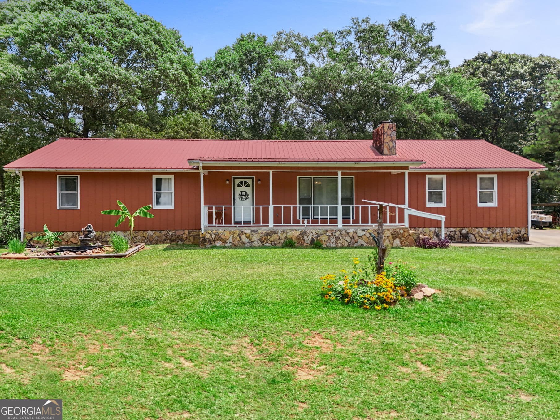 3 bedroom, 2 bathroom, 1,749 sq ft single family residence under contract at 1176 County Rd 17, Roanoke, AL 36274 — photo 3
