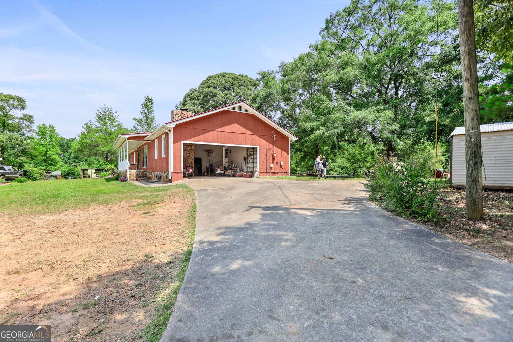 3 bedroom, 2 bathroom, 1,749 sq ft single family residence under contract at 1176 County Rd 17, Roanoke, AL 36274 — photo 4