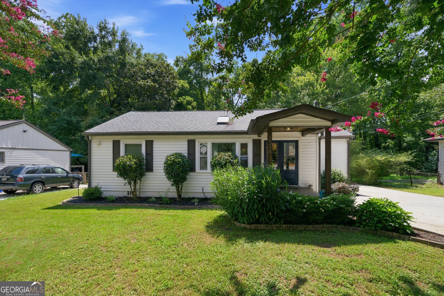 3 bedroom, 2 bathroom, 1,176 sq ft single family residence for sale at 2344 Old Spring Road, Smyrna, GA 30080 — photo 7