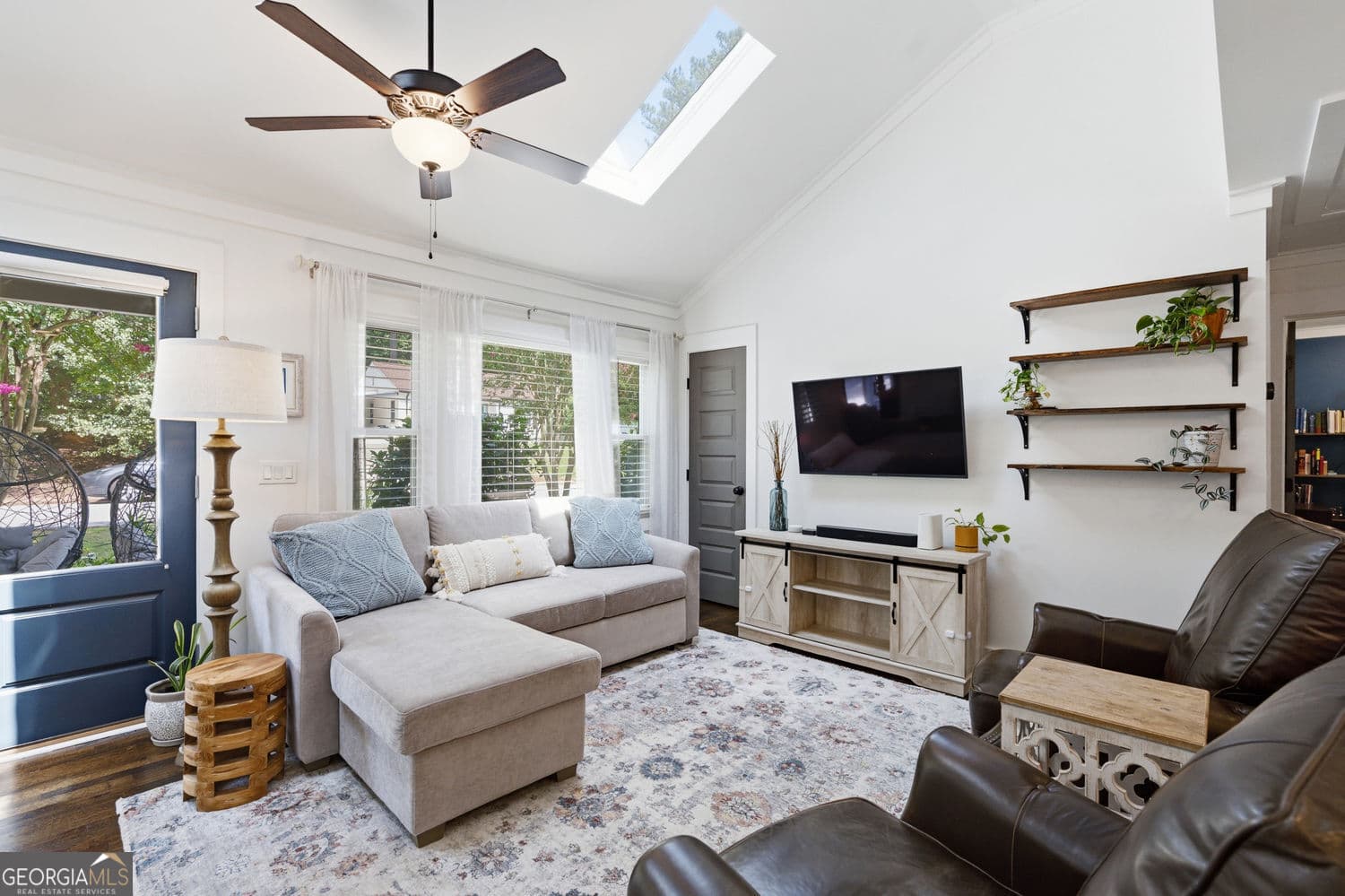 3 bedroom, 2 bathroom, 1,176 sq ft single family residence for sale at 2344 Old Spring Road, Smyrna, GA 30080 — photo 3