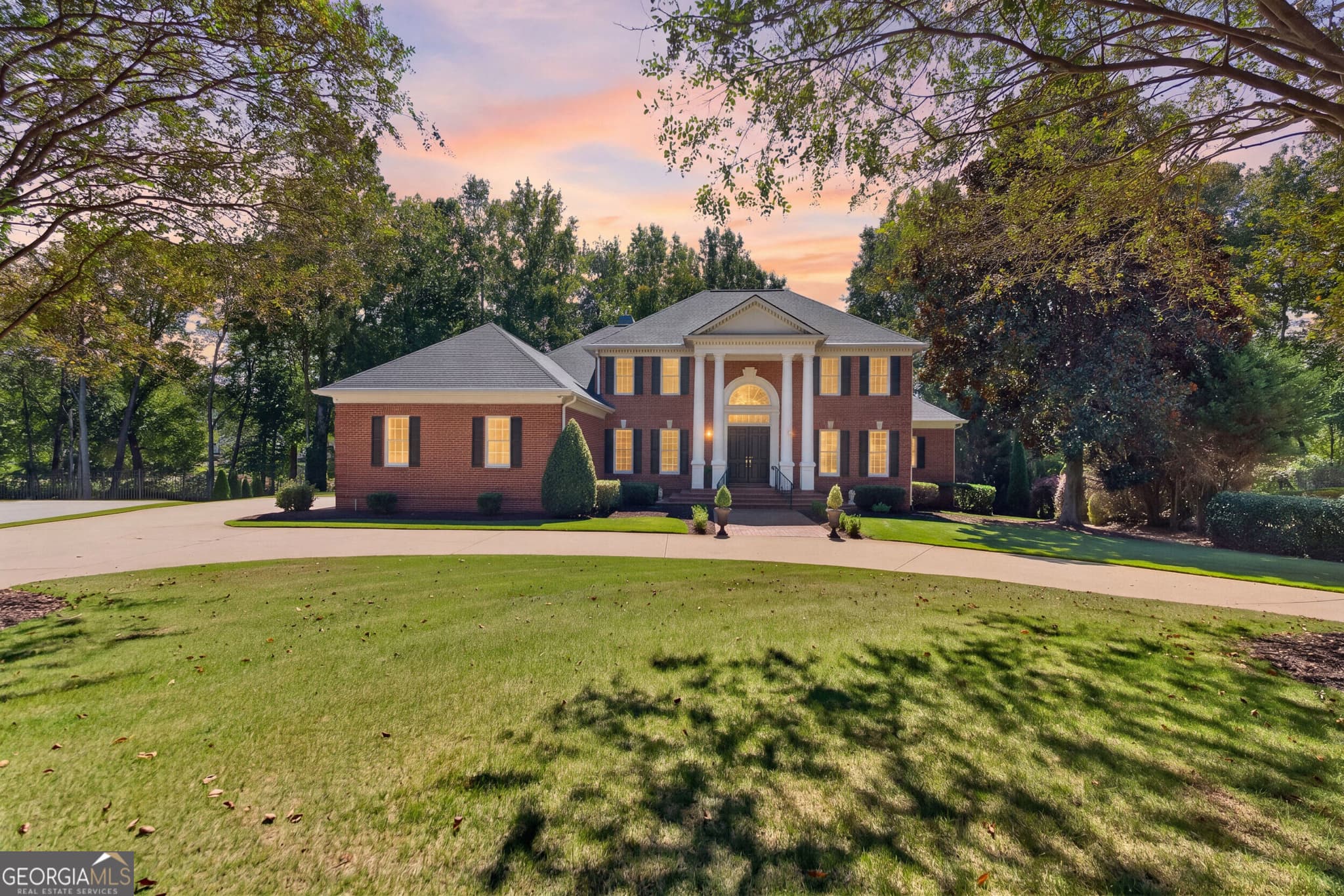 5 bedroom, 5 bathroom, 6,059 sq ft single family residence for sale at 125 Torrey Pines Court, Newnan, GA 30265 — photo 7