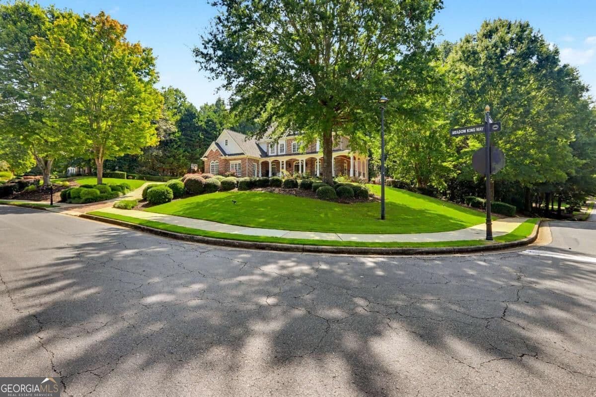 7 bedroom, 7 bathroom, 8,667 sq ft single family residence for sale at 15945 Meadow King Way, Milton, GA 30004 — photo 5