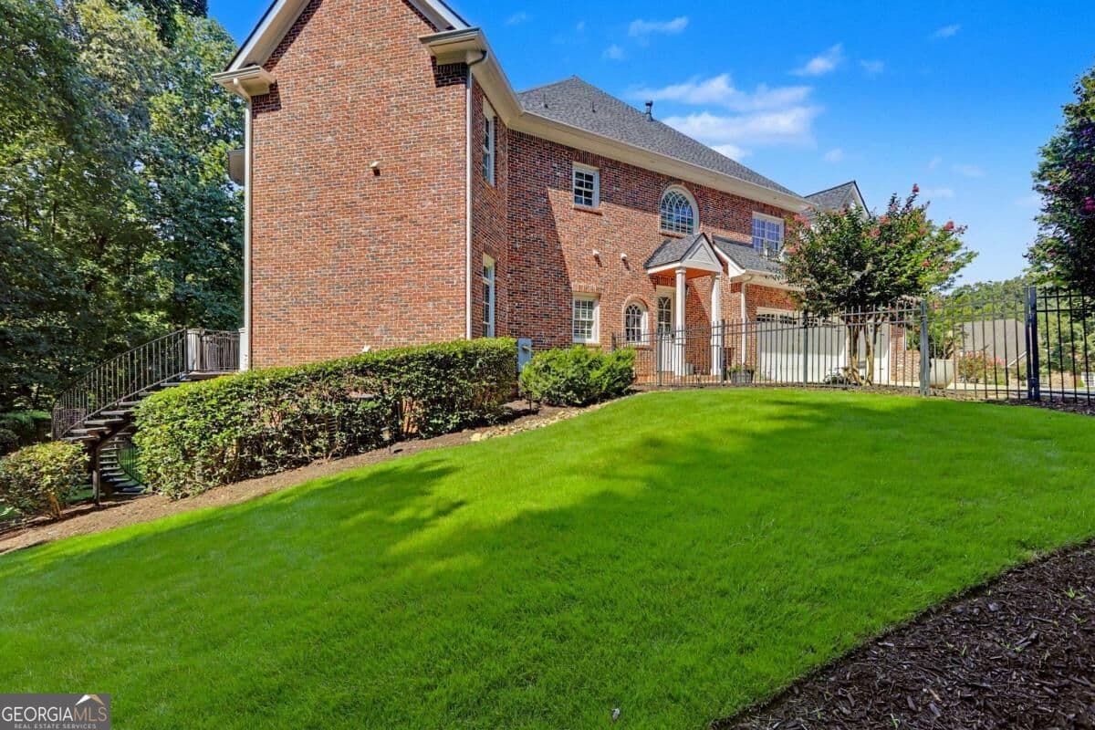 7 bedroom, 7 bathroom, 8,667 sq ft single family residence for sale at 15945 Meadow King Way, Milton, GA 30004 — photo 10