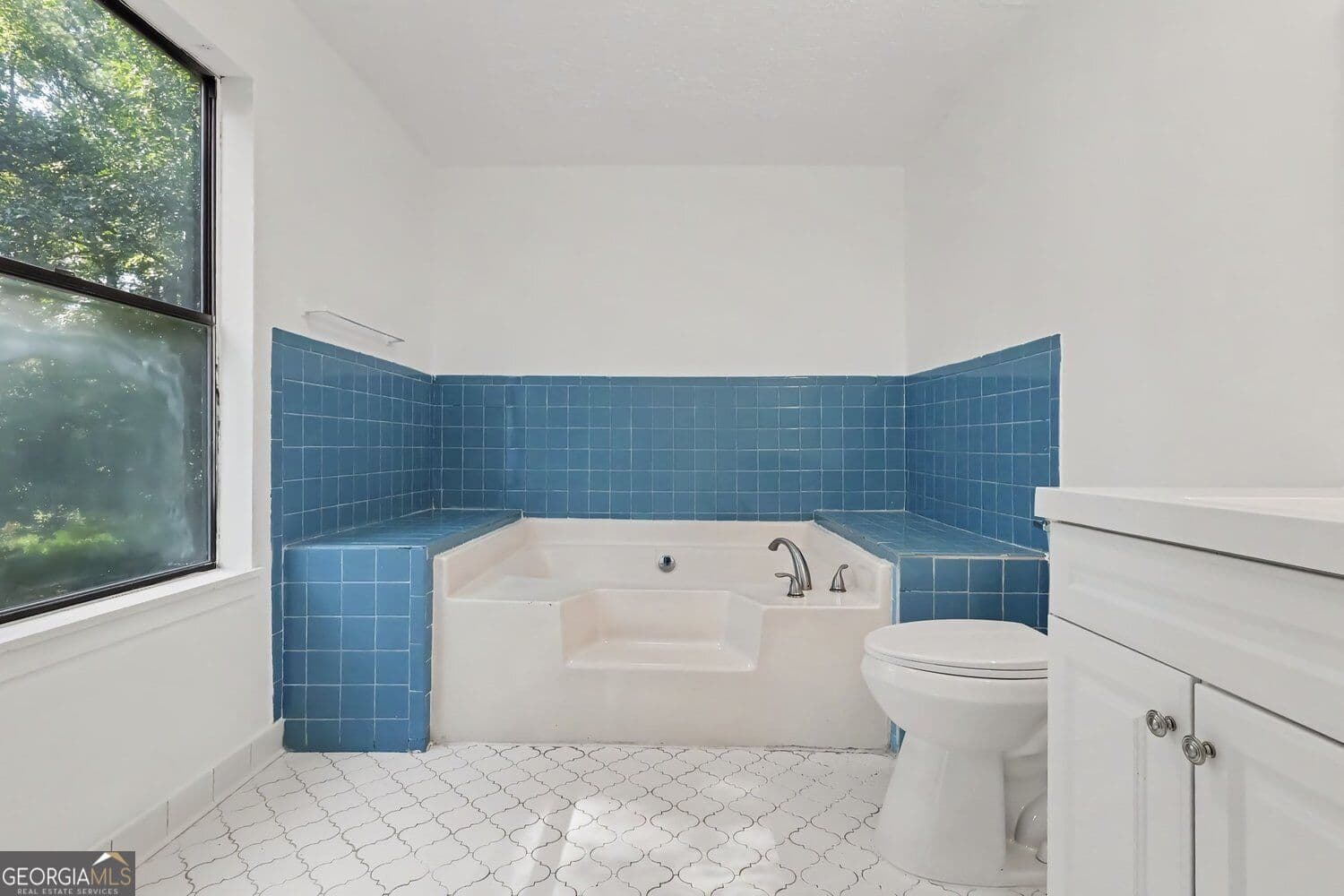 3 bedroom, 2 bathroom, 1,428 sq ft single family residence for sale at 5880 Bluebonnet Circle, College Park, GA 30349 — photo 6