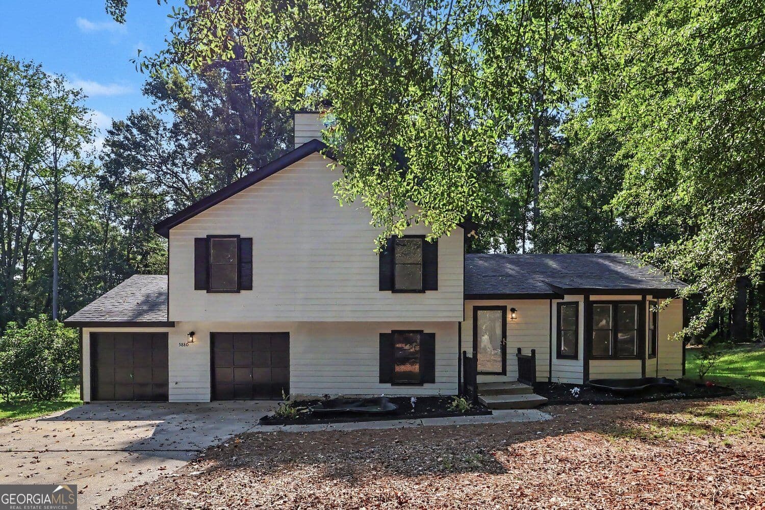 3 bedroom, 2 bathroom, 1,428 sq ft single family residence for sale at 5880 Bluebonnet Circle, College Park, GA 30349 — photo 1 of 37