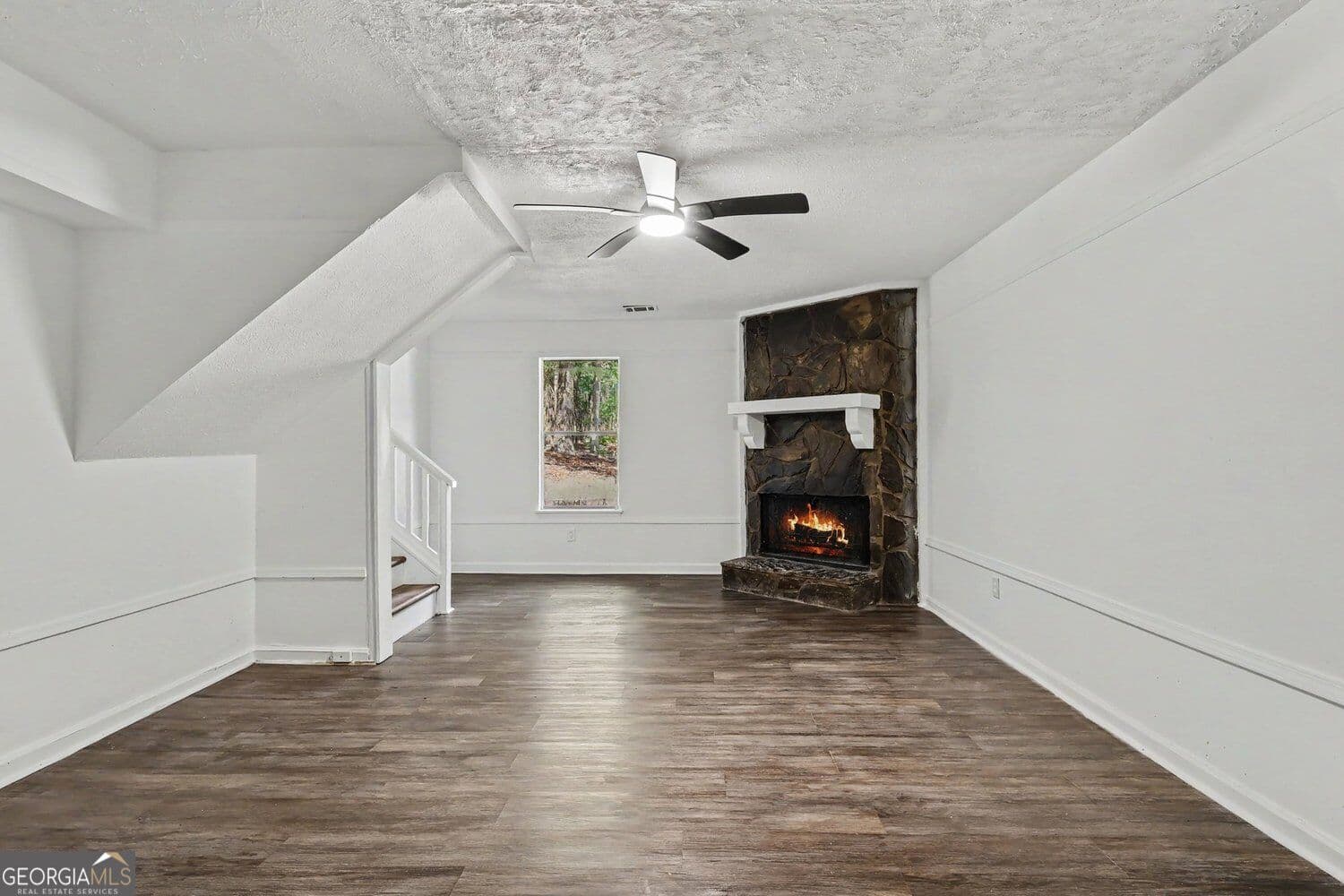 3 bedroom, 2 bathroom, 1,428 sq ft single family residence for sale at 5880 Bluebonnet Circle, College Park, GA 30349 — photo 4