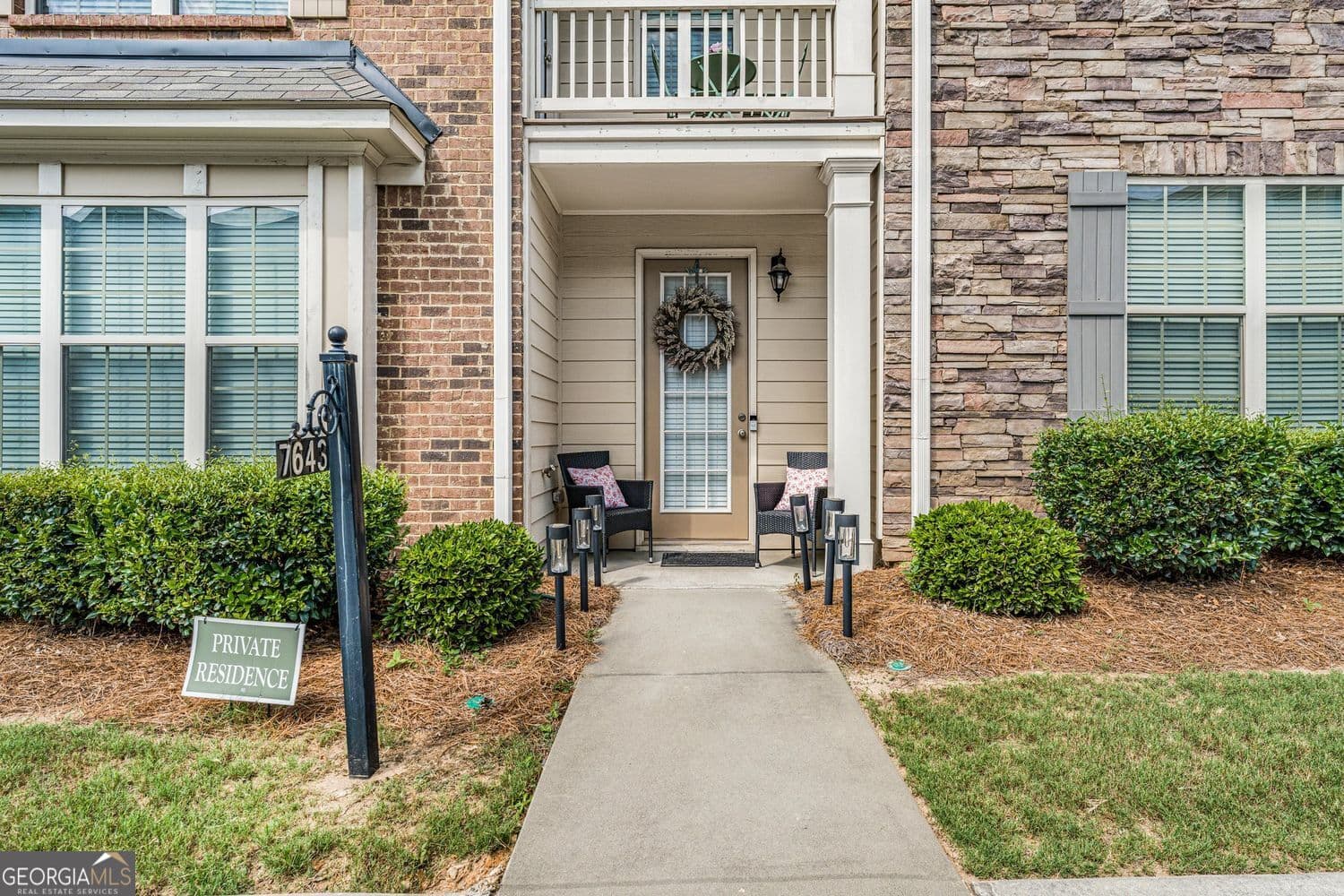 3 bedroom, 2.5 bathroom, 2,005 sq ft townhouse for sale at 7643 Bucknell Terrace, Fairburn, GA 30213 — photo 2