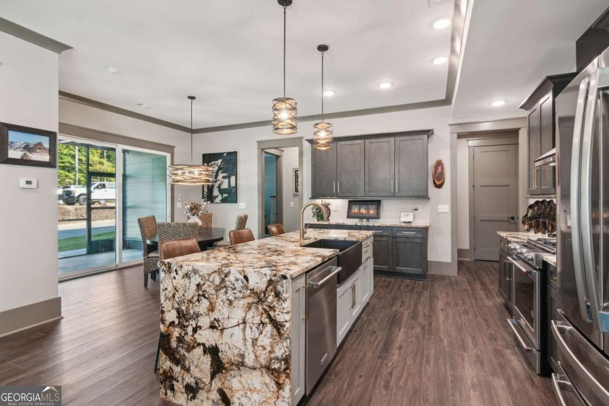 3 bedroom, 3 bathroom, 2,368 sq ft townhouse for sale at 85 Villa Vista 30, Jasper, GA 30143 — photo 8