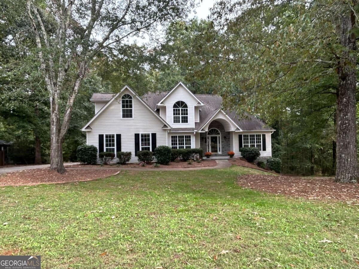5 bedroom, 3.5 bathroom, 4,046 sq ft single family residence for sale at 496 Walnut Creek Drive, Stockbridge, GA 30281 — photo 2