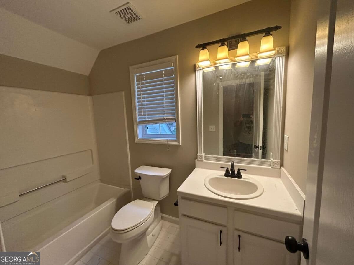 5 bedroom, 3.5 bathroom, 4,046 sq ft single family residence for sale at 496 Walnut Creek Drive, Stockbridge, GA 30281 — photo 8