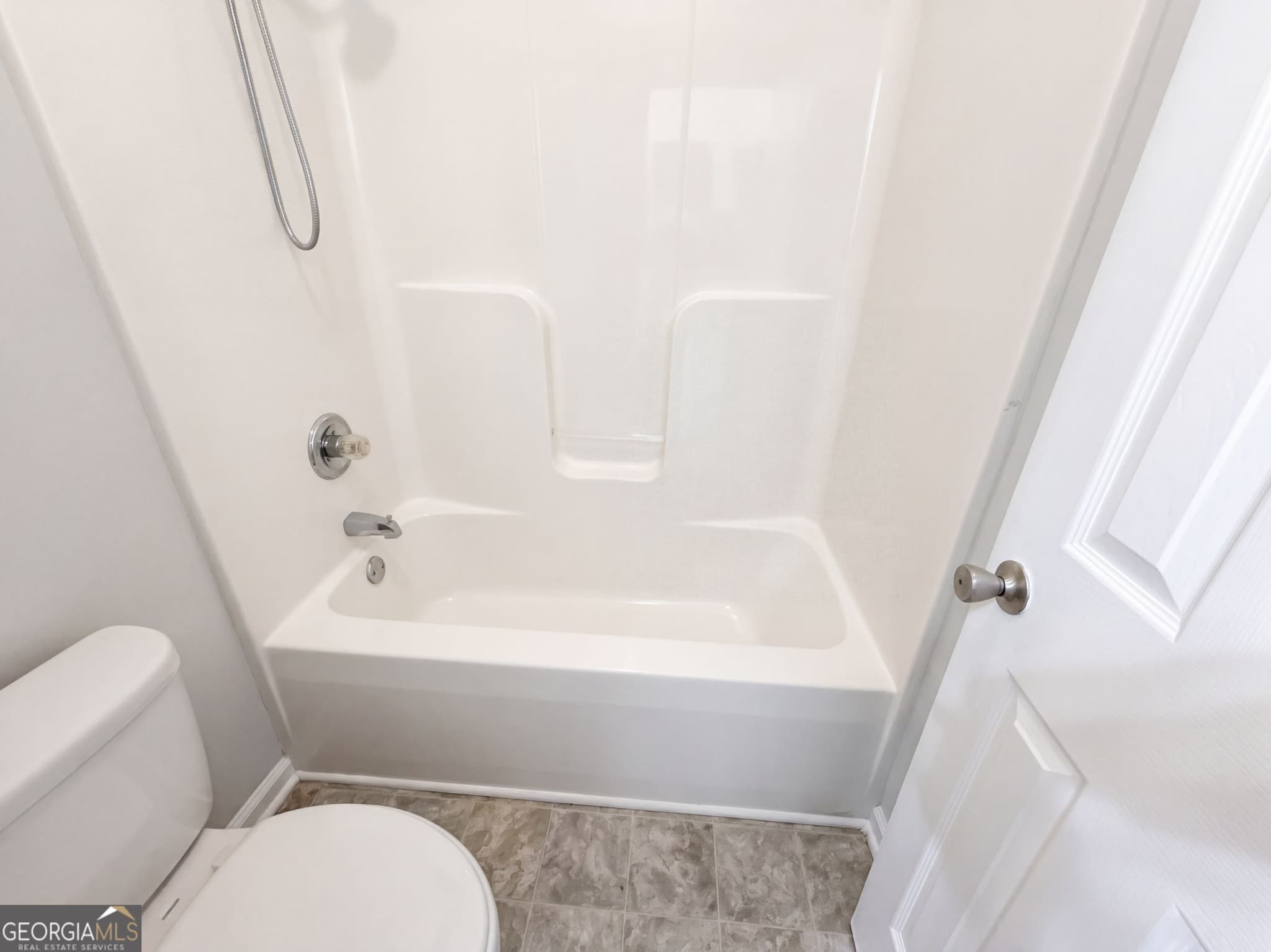 6 bedroom, 3 bathroom, 3,498 sq ft single family residence for sale at 8230 Mossybrook Lane, Douglasville, GA 30135 — photo 9