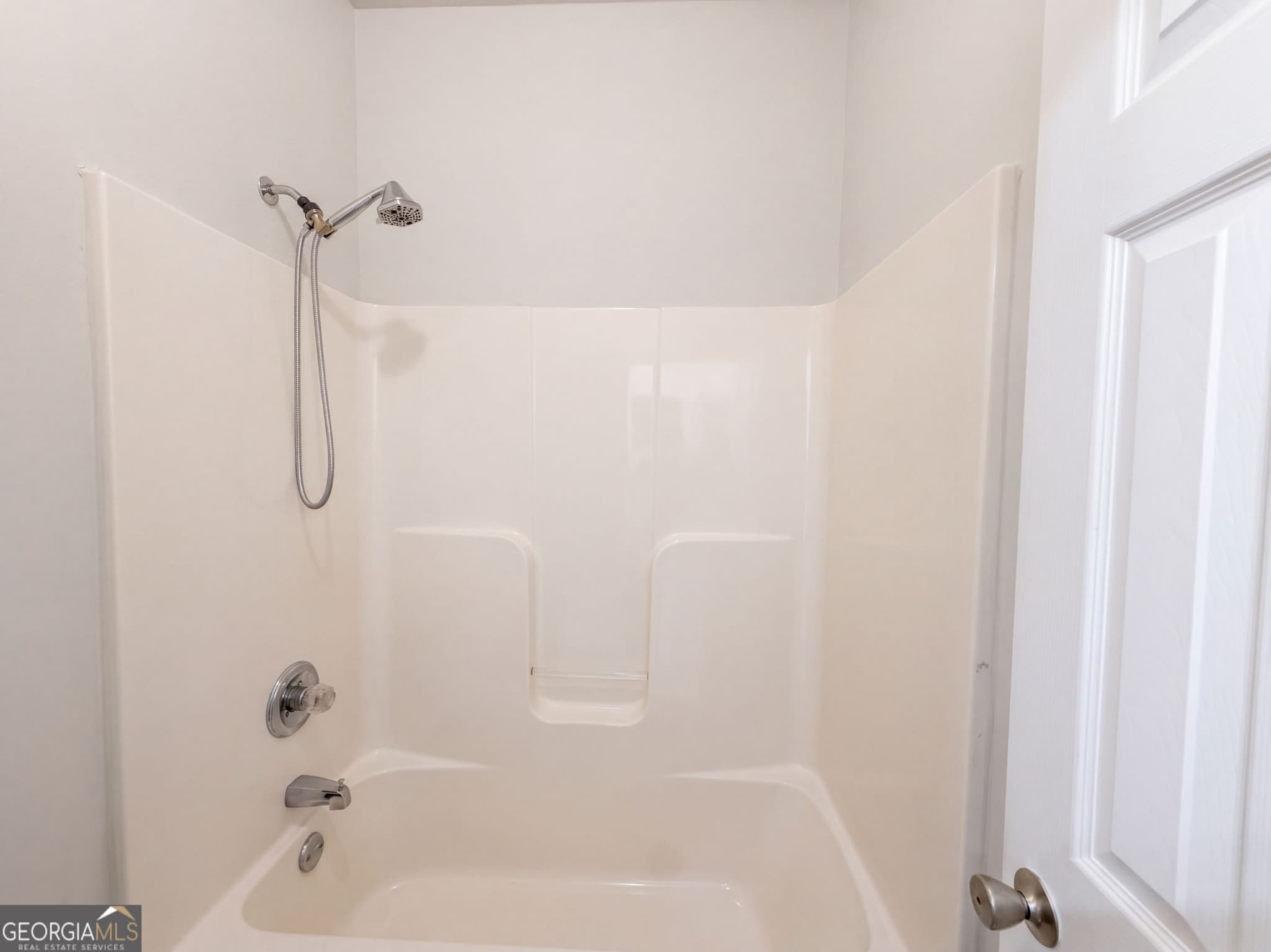 6 bedroom, 3 bathroom, 3,498 sq ft single family residence for sale at 8230 Mossybrook Lane, Douglasville, GA 30135 — photo 10