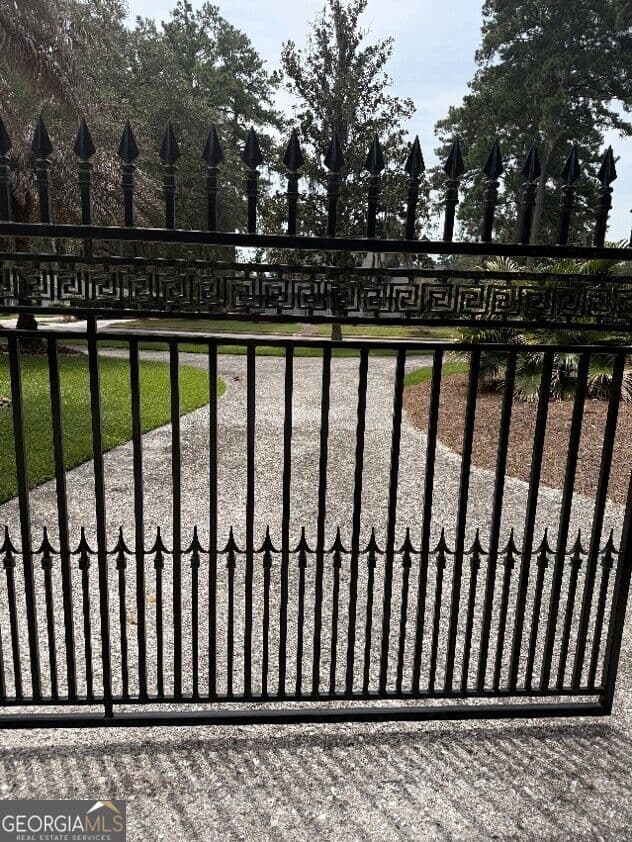 4 bedroom, 4.5 bathroom, 3,732 sq ft single family residence for sale at 310 Lee Boulevard, Savannah, GA 31405 — photo 2