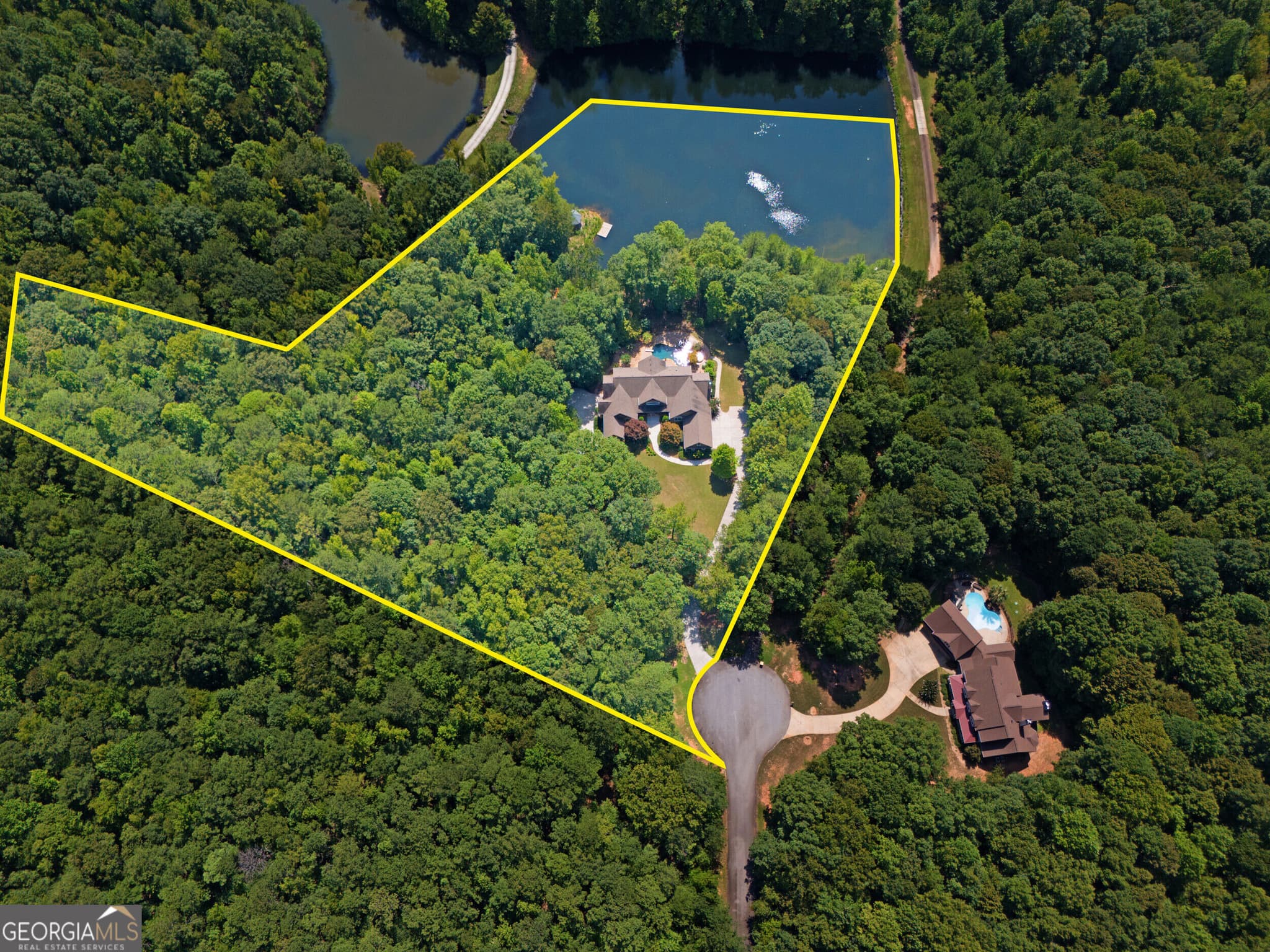 5 bedroom, 5 bathroom, 6,019 sq ft single family residence for sale at 190 Dukes Court, Brooks, GA 30205 — photo 2