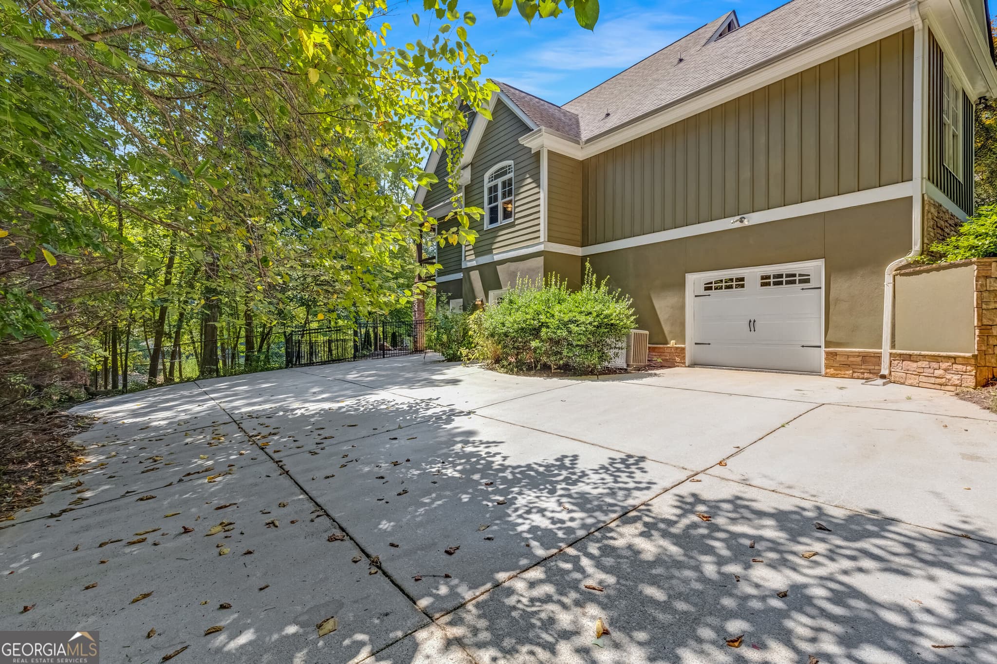 5 bedroom, 5 bathroom, 6,019 sq ft single family residence for sale at 190 Dukes Court, Brooks, GA 30205 — photo 10