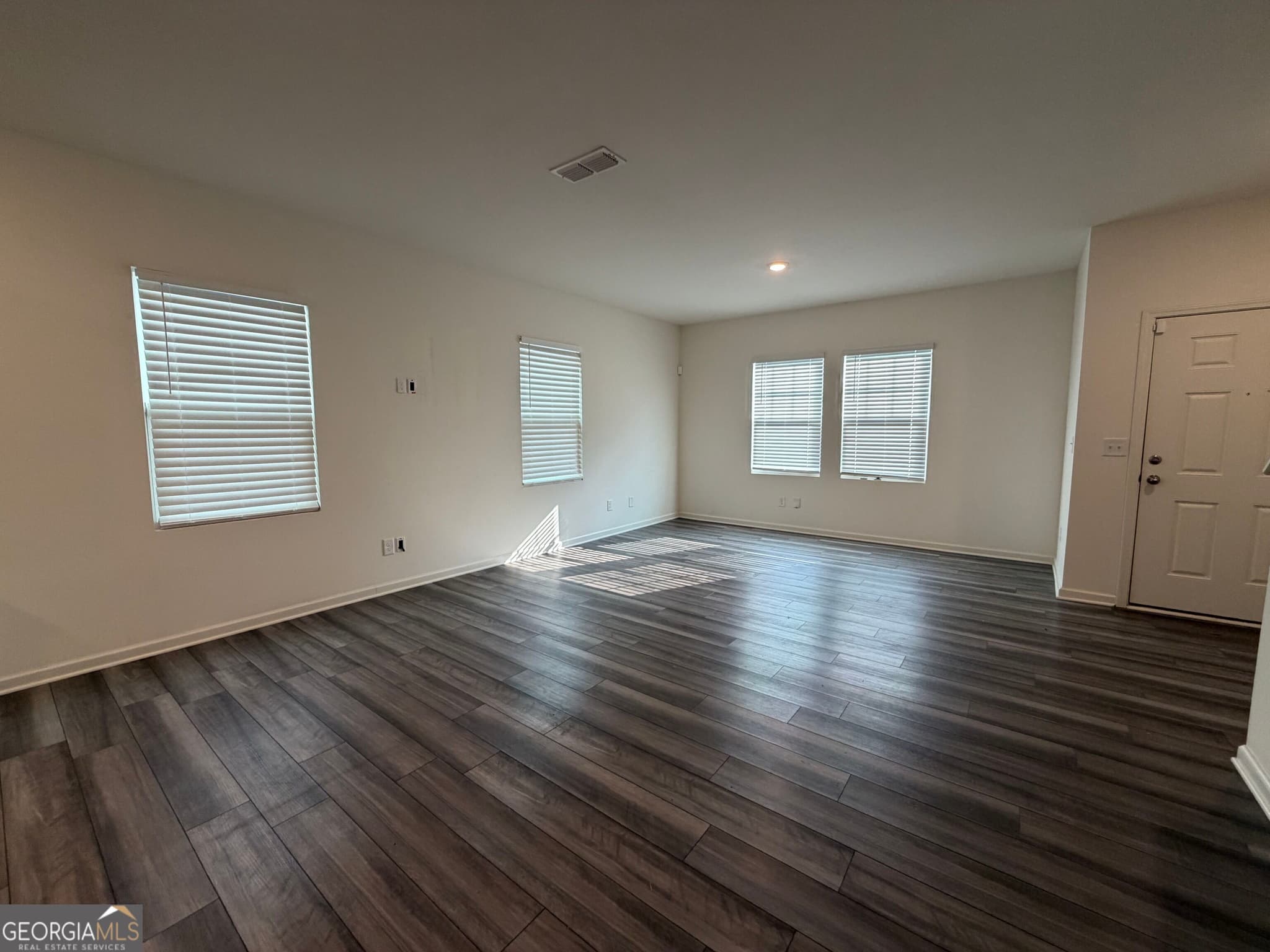 3 bedroom, 2.5 bathroom, 1,594 sq ft townhouse for rent at 2692 Toucan Way, Atlanta, GA 30331 for $2,050 a month — photo 5