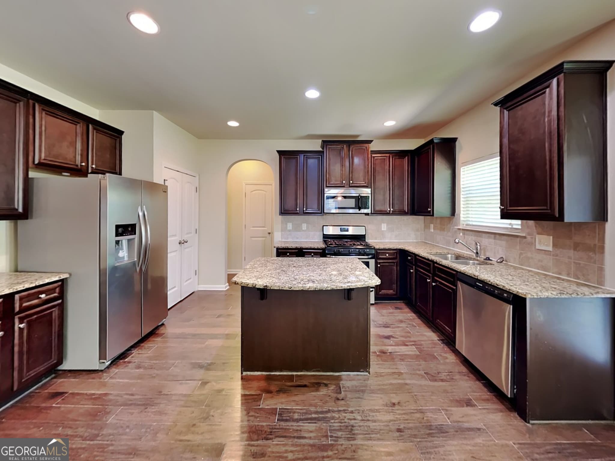 4 bedroom, 2.5 bathroom, 2,350 sq ft single family residence for sale at 759 Rolling Downs Drive, Loganville, GA 30052 — photo 5